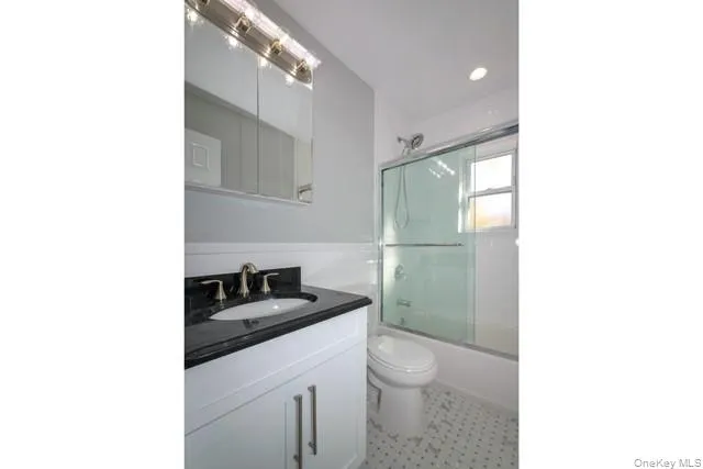 92 South Clinton Avenue, Islip, NY, 2 Bedrooms Bedrooms, 5 Rooms Rooms,1 BathroomBathrooms,Residential Lease,For Rent,South Clinton,0,1029907 92 South Clinton Avenue, Islip, NY, 2 Bedrooms Bedrooms, 5 Rooms Rooms,1 BathroomBathrooms,Residential Lease,For Rent,South Clinton,0,1029907