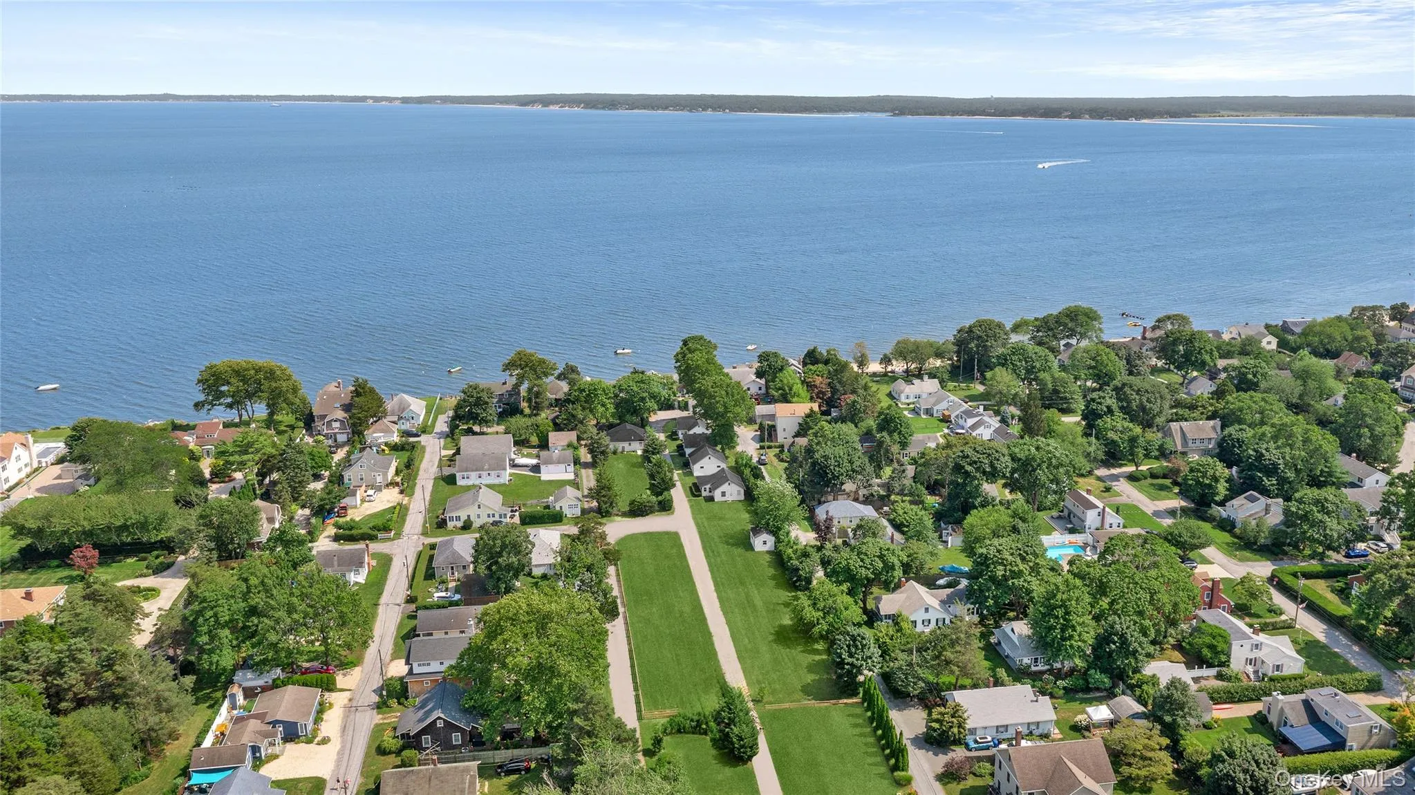 18 Smith Lane, Riverhead, NY, 13 Bedrooms Bedrooms, 13 Rooms Rooms,6 BathroomsBathrooms,Residential,For Rent,Smith,0,1029909 18 Smith Lane, Riverhead, NY, 13 Bedrooms Bedrooms, 13 Rooms Rooms,6 BathroomsBathrooms,Residential,For Rent,Smith,0,1029909