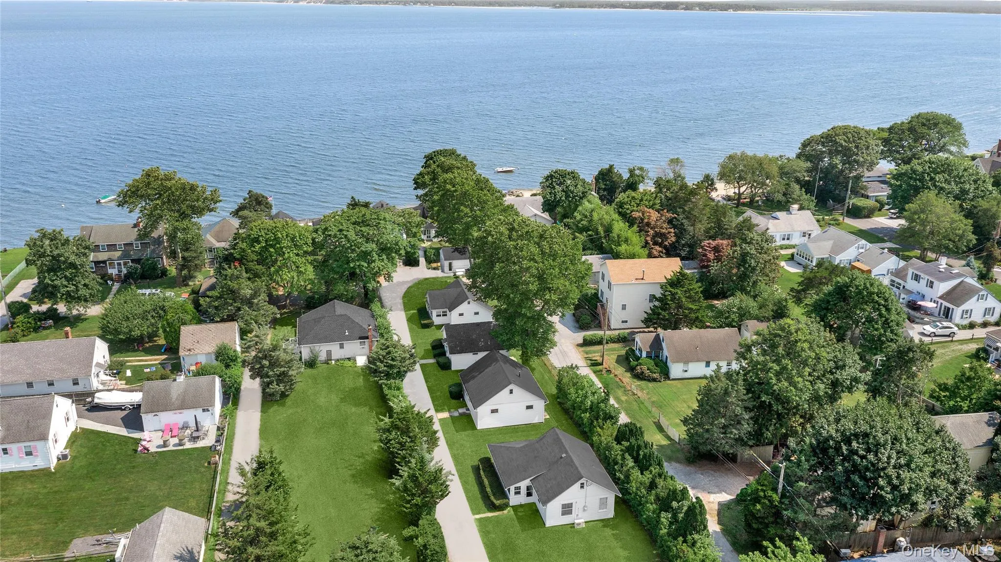 18 Smith Lane, Riverhead, NY, 13 Bedrooms Bedrooms, 13 Rooms Rooms,6 BathroomsBathrooms,Residential,For Rent,Smith,0,1029909 18 Smith Lane, Riverhead, NY, 13 Bedrooms Bedrooms, 13 Rooms Rooms,6 BathroomsBathrooms,Residential,For Rent,Smith,0,1029909