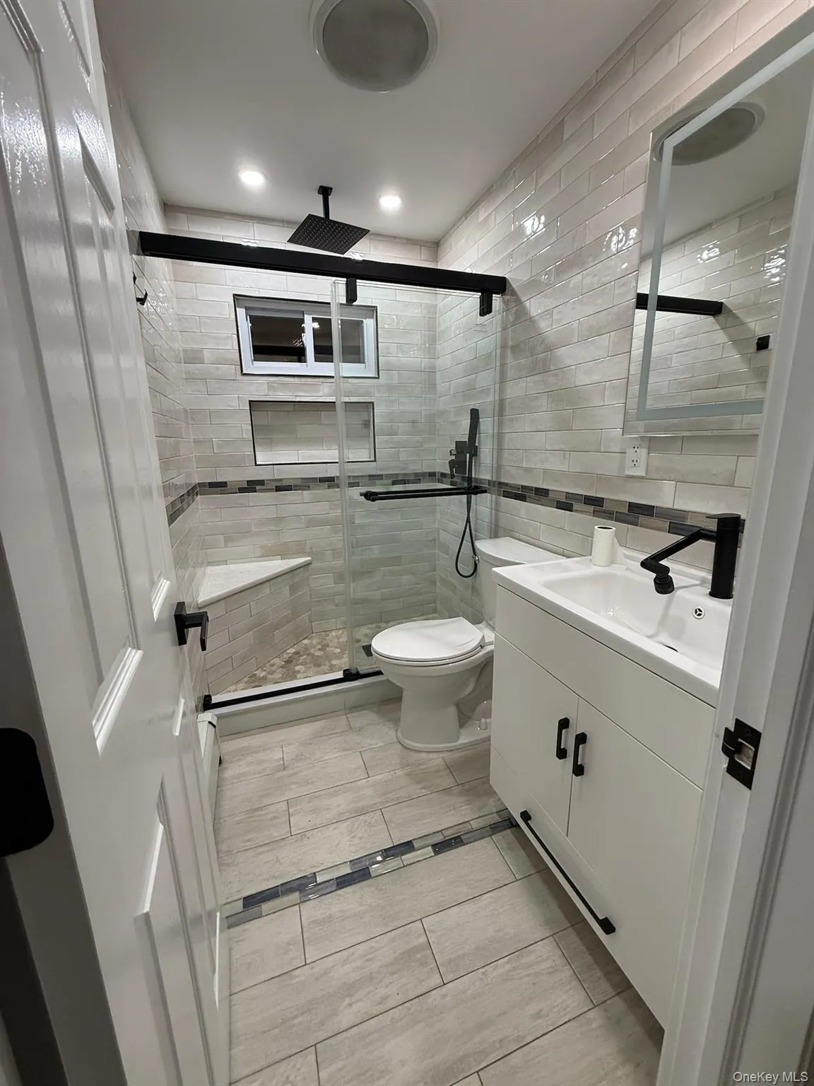 66 Elm Street, Hempstead, NY, 2 Bedrooms Bedrooms, 5 Rooms Rooms,1 BathroomBathrooms,Residential Lease,For Rent,Elm,0,1029929 66 Elm Street, Hempstead, NY, 2 Bedrooms Bedrooms, 5 Rooms Rooms,1 BathroomBathrooms,Residential Lease,For Rent,Elm,0,1029929