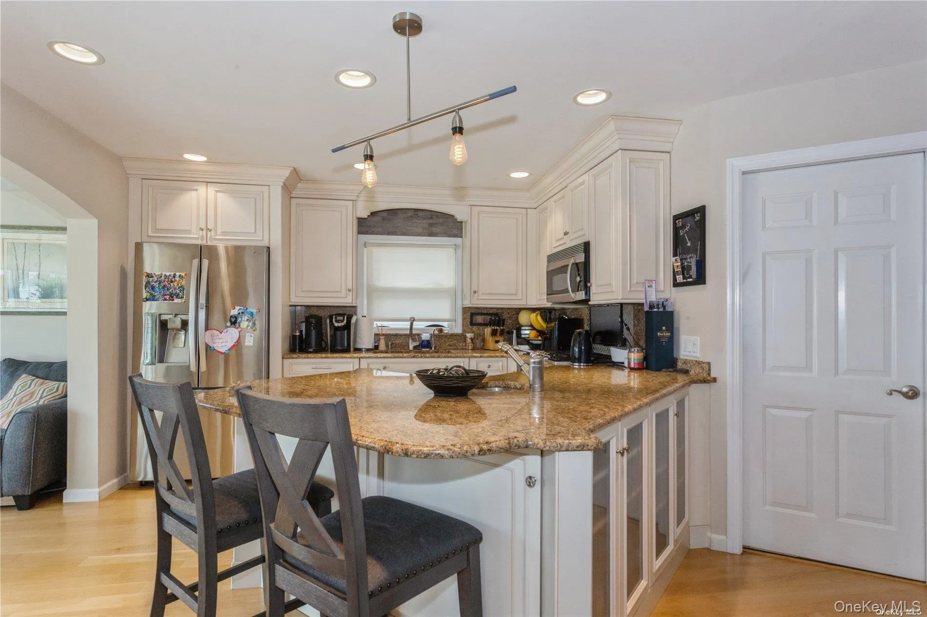 29 Seabreeze Road, Oyster Bay, NY, 3 Bedrooms Bedrooms, 8 Rooms Rooms,2 BathroomsBathrooms,Residential Lease,For Rent,Seabreeze,0,1029937 29 Seabreeze Road, Oyster Bay, NY, 3 Bedrooms Bedrooms, 8 Rooms Rooms,2 BathroomsBathrooms,Residential Lease,For Rent,Seabreeze,0,1029937