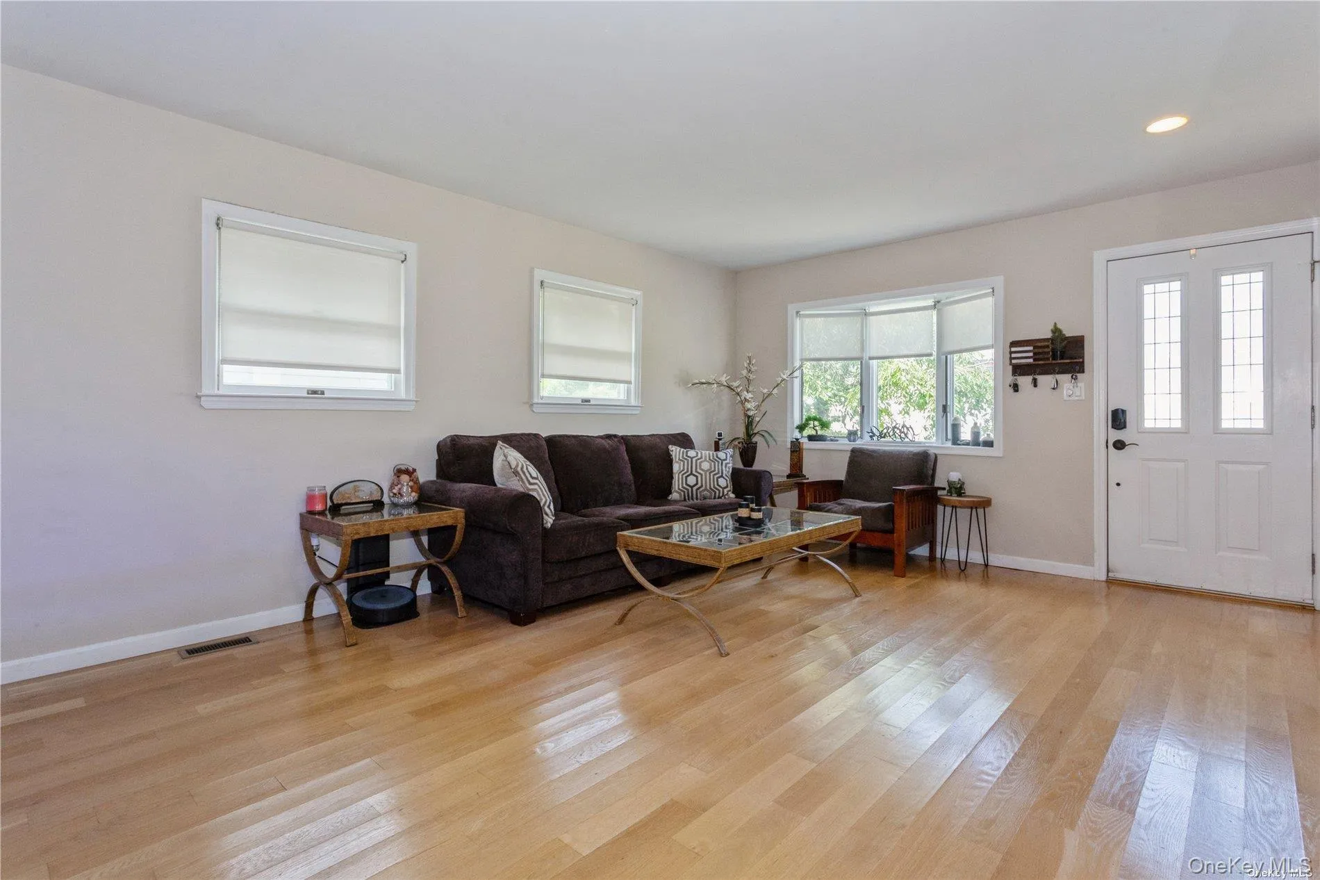 29 Seabreeze Road, Oyster Bay, NY, 3 Bedrooms Bedrooms, 8 Rooms Rooms,2 BathroomsBathrooms,Residential Lease,For Rent,Seabreeze,0,1029937 29 Seabreeze Road, Oyster Bay, NY, 3 Bedrooms Bedrooms, 8 Rooms Rooms,2 BathroomsBathrooms,Residential Lease,For Rent,Seabreeze,0,1029937