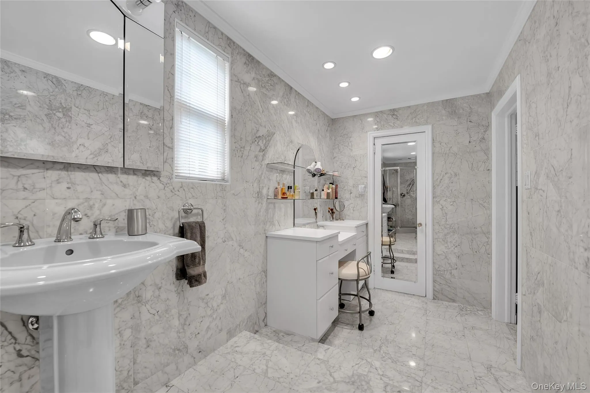 34 Soundview Crest, North Hempstead, NY, 4 Bedrooms Bedrooms, 7 Rooms Rooms,3 BathroomsBathrooms,Residential,For Rent,Soundview,0,1029938 34 Soundview Crest, North Hempstead, NY, 4 Bedrooms Bedrooms, 7 Rooms Rooms,3 BathroomsBathrooms,Residential,For Rent,Soundview,0,1029938