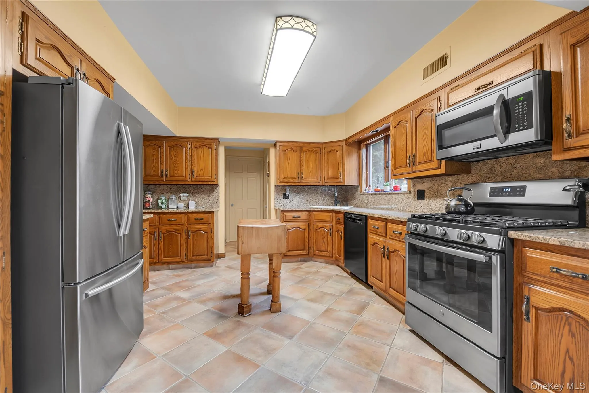 34 Soundview Crest, North Hempstead, NY, 4 Bedrooms Bedrooms, 7 Rooms Rooms,3 BathroomsBathrooms,Residential,For Rent,Soundview,0,1029938 34 Soundview Crest, North Hempstead, NY, 4 Bedrooms Bedrooms, 7 Rooms Rooms,3 BathroomsBathrooms,Residential,For Rent,Soundview,0,1029938