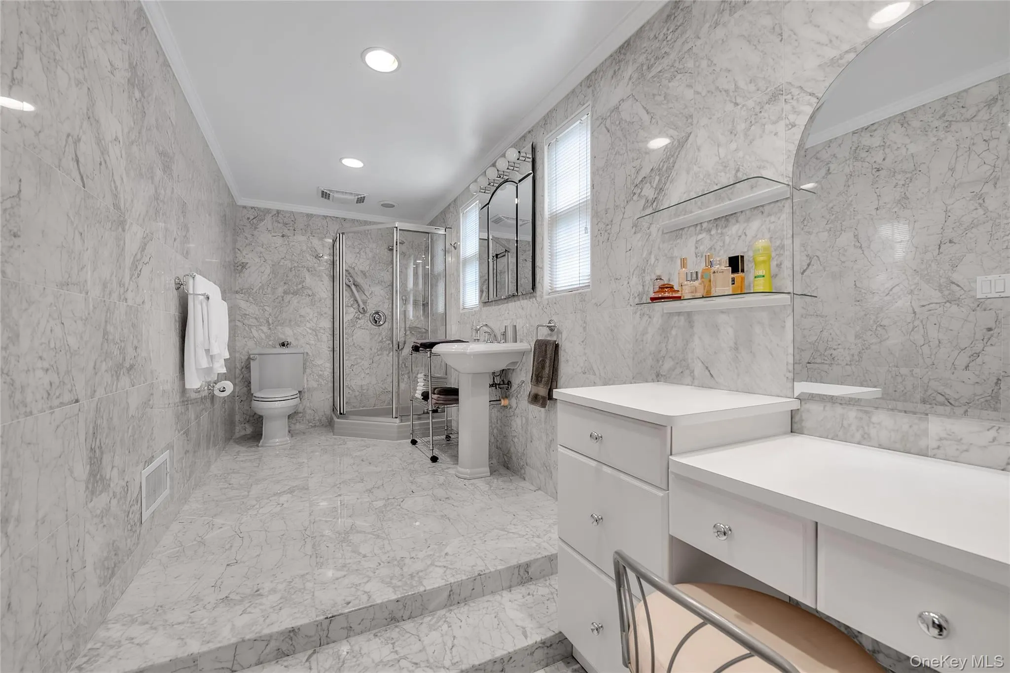 34 Soundview Crest, North Hempstead, NY, 4 Bedrooms Bedrooms, 7 Rooms Rooms,3 BathroomsBathrooms,Residential,For Rent,Soundview,0,1029938 34 Soundview Crest, North Hempstead, NY, 4 Bedrooms Bedrooms, 7 Rooms Rooms,3 BathroomsBathrooms,Residential,For Rent,Soundview,0,1029938