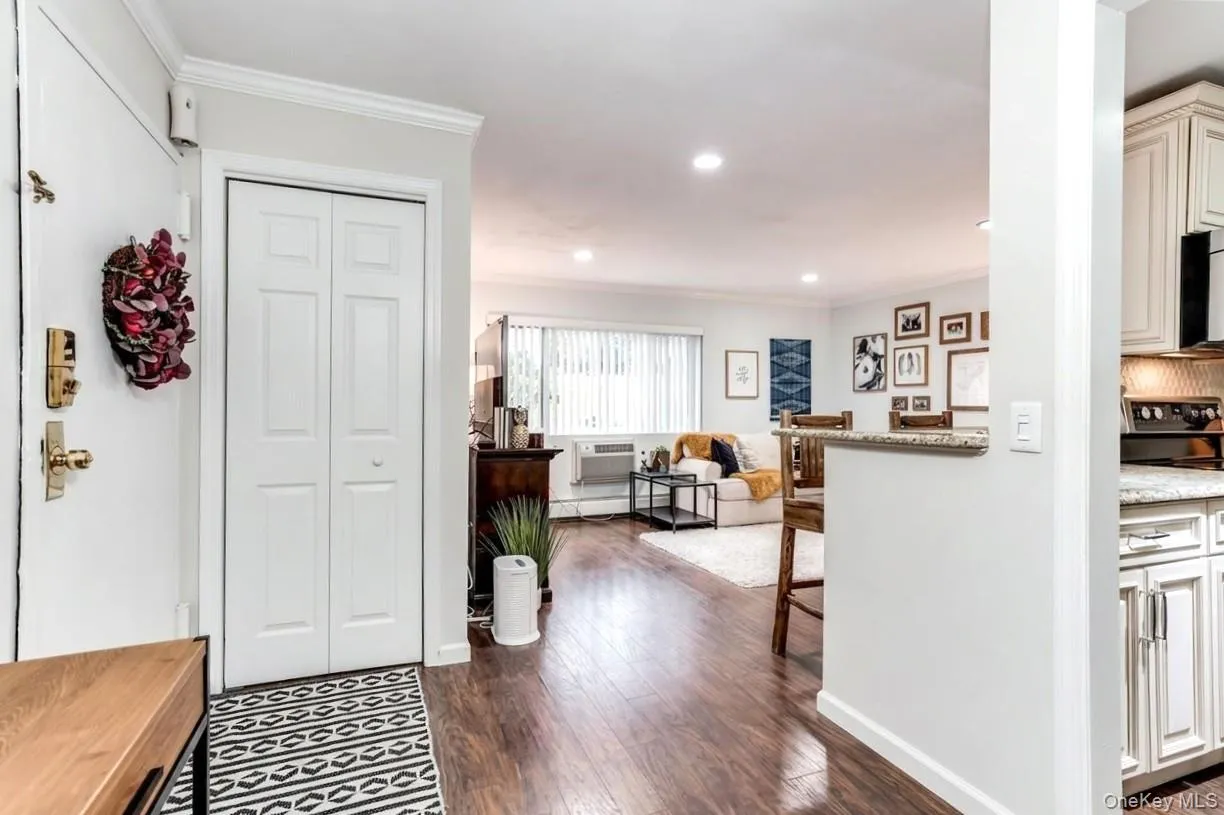 91 Richmond Boulevard, Islip, NY, 1 Bedroom Bedrooms, 4 Rooms Rooms,1 BathroomBathrooms,Residential,For Rent,Richmond,0,1029943 91 Richmond Boulevard, Islip, NY, 1 Bedroom Bedrooms, 4 Rooms Rooms,1 BathroomBathrooms,Residential,For Rent,Richmond,0,1029943