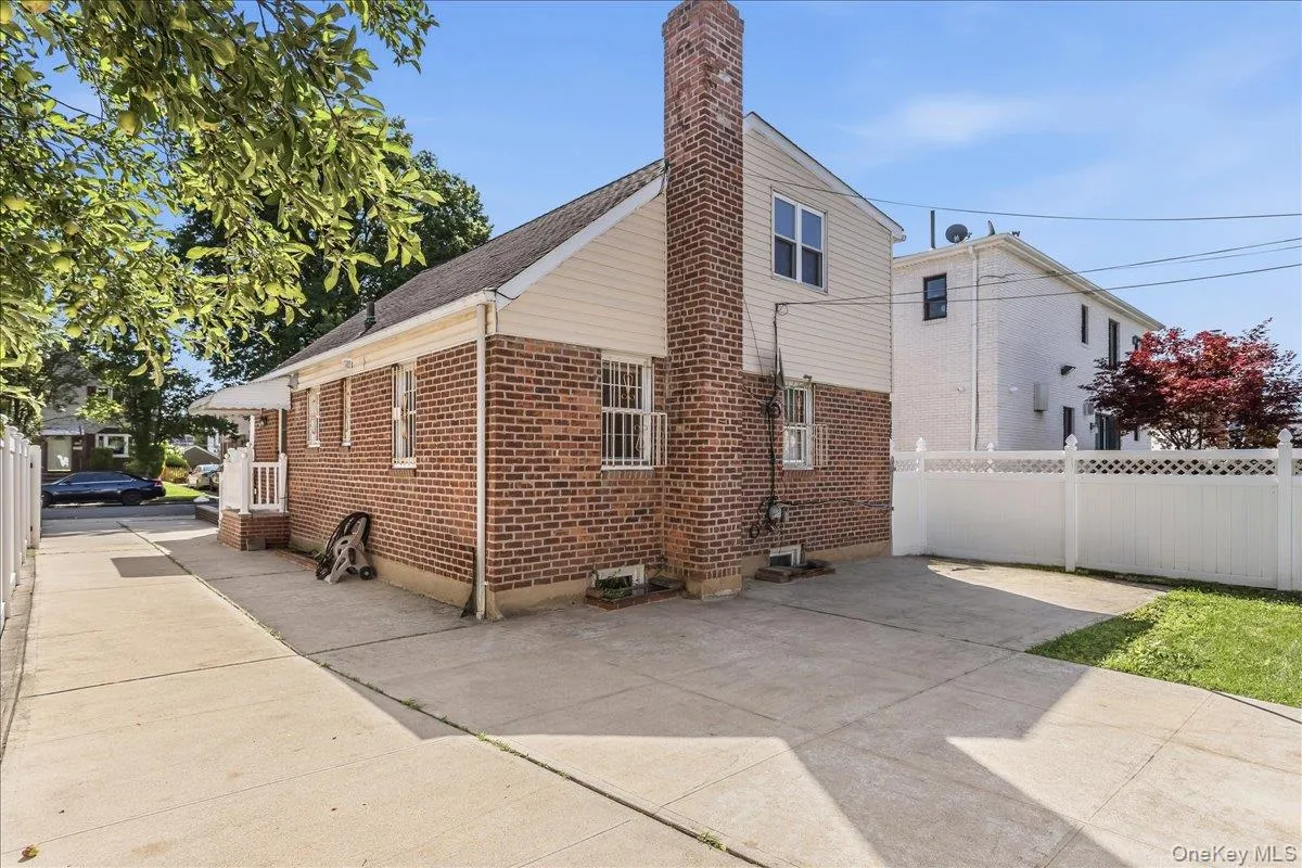 82-56 248th Street, New York, NY, 4 Bedrooms Bedrooms, 7 Rooms Rooms,3 BathroomsBathrooms,Residential,For Rent,248th,0,1029947 82-56 248th Street, New York, NY, 4 Bedrooms Bedrooms, 7 Rooms Rooms,3 BathroomsBathrooms,Residential,For Rent,248th,0,1029947