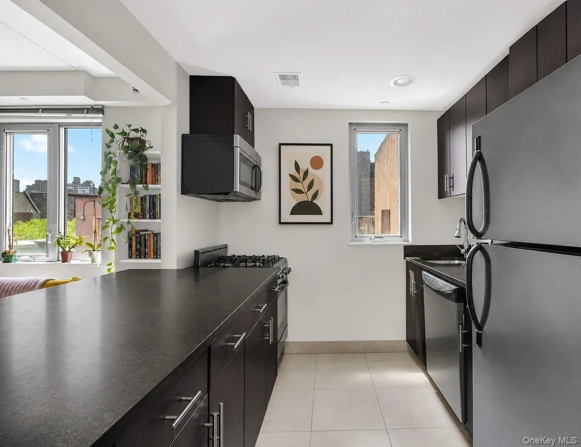 1810 3rd Avenue, New York, NY, 3 Bedrooms Bedrooms, 5 Rooms Rooms,1 BathroomBathrooms,Residential,For Rent,3rd,0,1029951 1810 3rd Avenue, New York, NY, 3 Bedrooms Bedrooms, 5 Rooms Rooms,1 BathroomBathrooms,Residential,For Rent,3rd,0,1029951