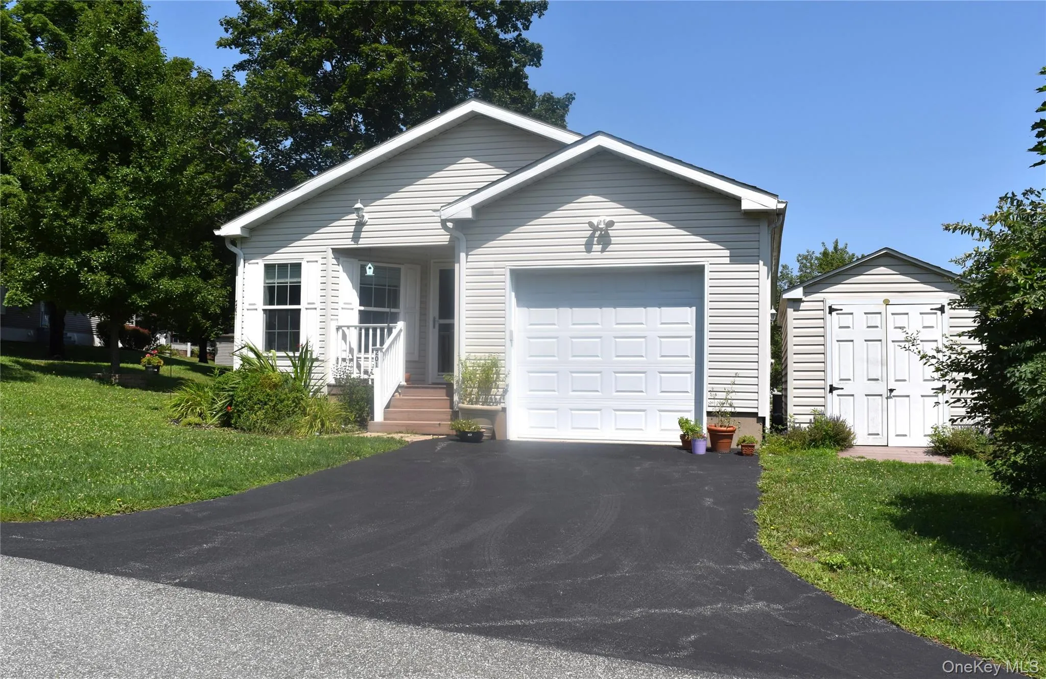 201 Brittany Terrace, New Windsor, NY, 2 Bedrooms Bedrooms, 6 Rooms Rooms,2 BathroomsBathrooms,Residential,For Rent,Brittany,0,1029958 201 Brittany Terrace, New Windsor, NY, 2 Bedrooms Bedrooms, 6 Rooms Rooms,2 BathroomsBathrooms,Residential,For Rent,Brittany,0,1029958