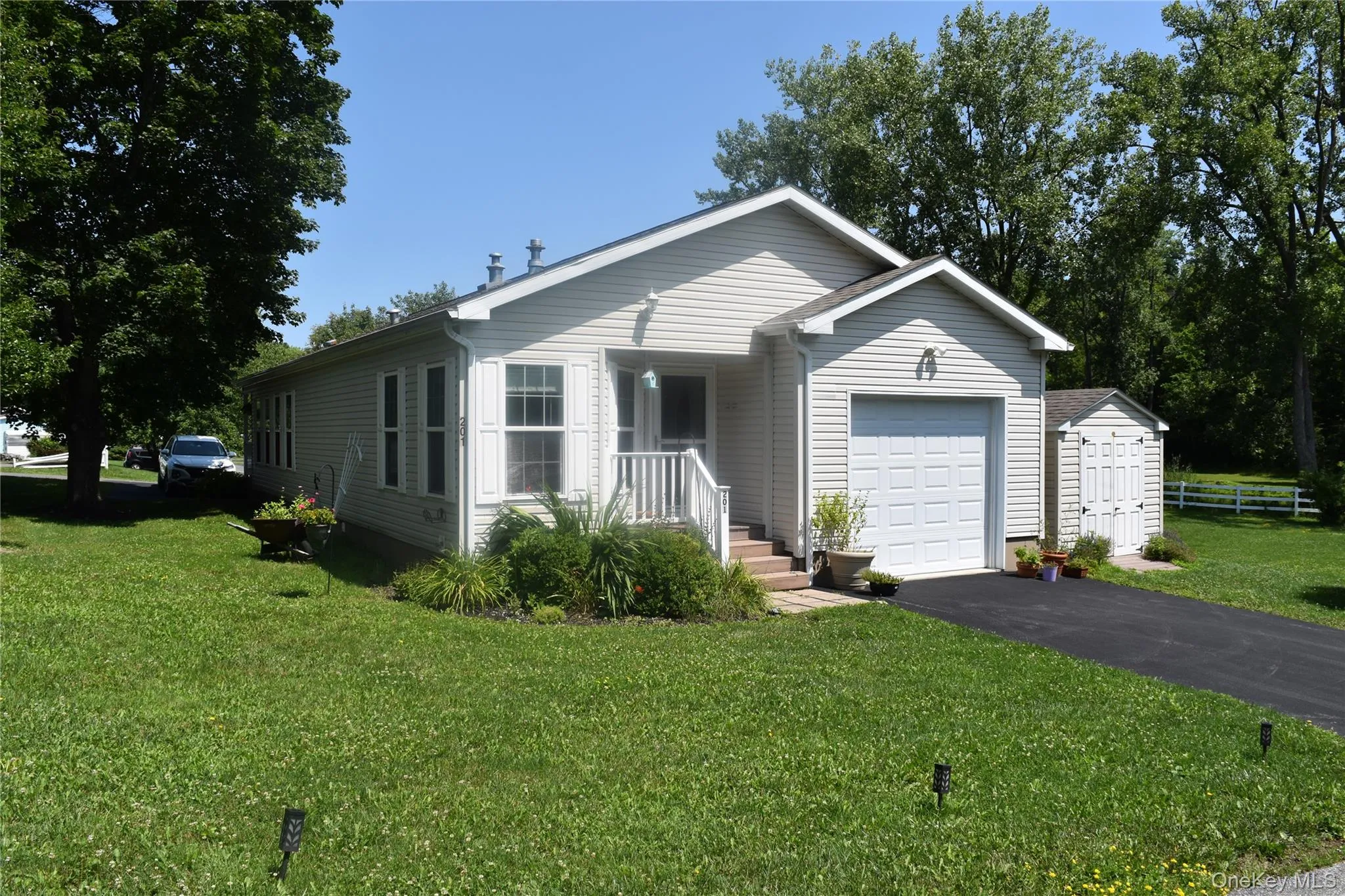 201 Brittany Terrace, New Windsor, NY, 2 Bedrooms Bedrooms, 6 Rooms Rooms,2 BathroomsBathrooms,Residential,For Rent,Brittany,0,1029958 201 Brittany Terrace, New Windsor, NY, 2 Bedrooms Bedrooms, 6 Rooms Rooms,2 BathroomsBathrooms,Residential,For Rent,Brittany,0,1029958