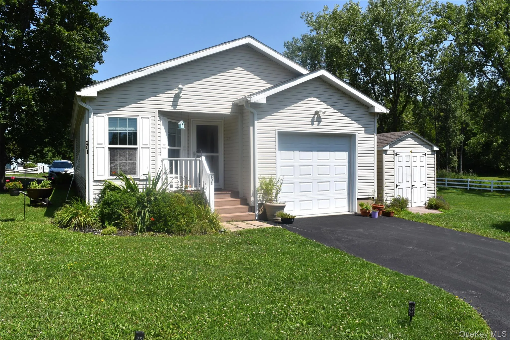 201 Brittany Terrace, New Windsor, NY, 2 Bedrooms Bedrooms, 6 Rooms Rooms,2 BathroomsBathrooms,Residential,For Rent,Brittany,0,1029958 201 Brittany Terrace, New Windsor, NY, 2 Bedrooms Bedrooms, 6 Rooms Rooms,2 BathroomsBathrooms,Residential,For Rent,Brittany,0,1029958