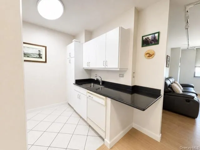 27110 Grand Central Parkway, New York, NY, 2 Rooms Rooms,1 BathroomBathrooms,Residential,For Rent,Grand Central Parkway,0,1029964 27110 Grand Central Parkway, New York, NY, 2 Rooms Rooms,1 BathroomBathrooms,Residential,For Rent,Grand Central Parkway,0,1029964
