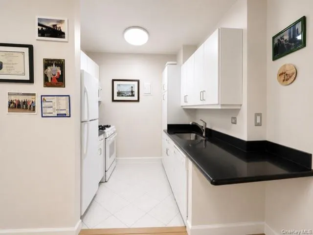 27110 Grand Central Parkway, New York, NY, 2 Rooms Rooms,1 BathroomBathrooms,Residential,For Rent,Grand Central Parkway,0,1029964 27110 Grand Central Parkway, New York, NY, 2 Rooms Rooms,1 BathroomBathrooms,Residential,For Rent,Grand Central Parkway,0,1029964