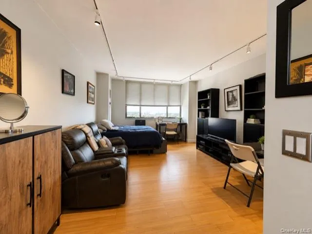 27110 Grand Central Parkway, New York, NY, 2 Rooms Rooms,1 BathroomBathrooms,Residential,For Rent,Grand Central Parkway,0,1029964 27110 Grand Central Parkway, New York, NY, 2 Rooms Rooms,1 BathroomBathrooms,Residential,For Rent,Grand Central Parkway,0,1029964