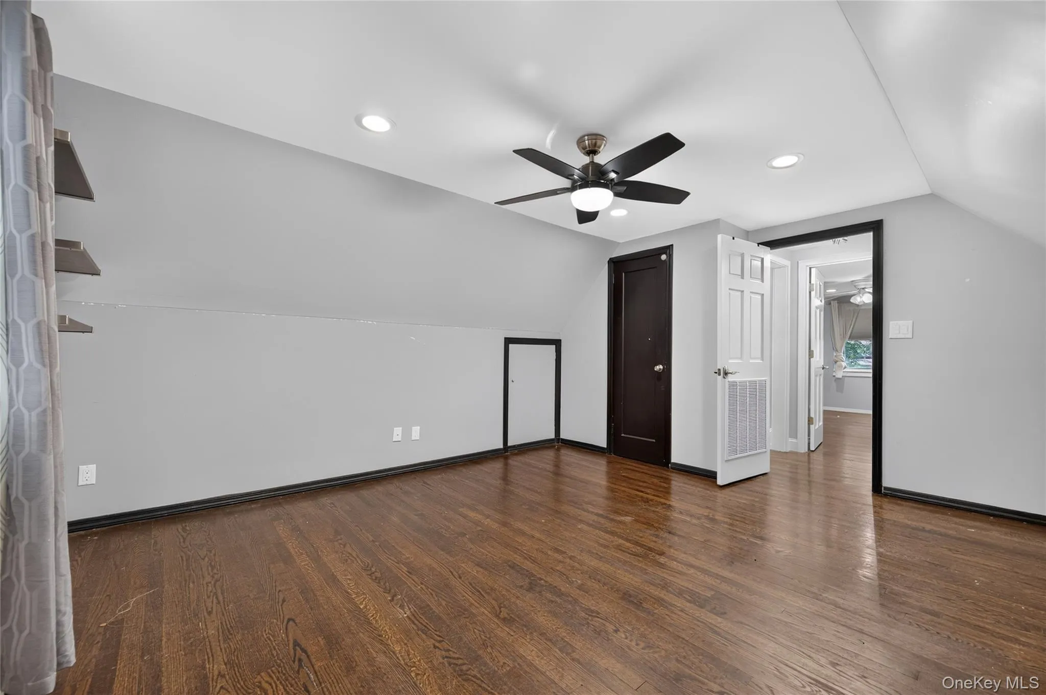 175 Wardwell Road, North Hempstead, NY, 3 Bedrooms Bedrooms, 6 Rooms Rooms,1 BathroomBathrooms,Residential Lease,For Rent,Wardwell,0,1029971 175 Wardwell Road, North Hempstead, NY, 3 Bedrooms Bedrooms, 6 Rooms Rooms,1 BathroomBathrooms,Residential Lease,For Rent,Wardwell,0,1029971