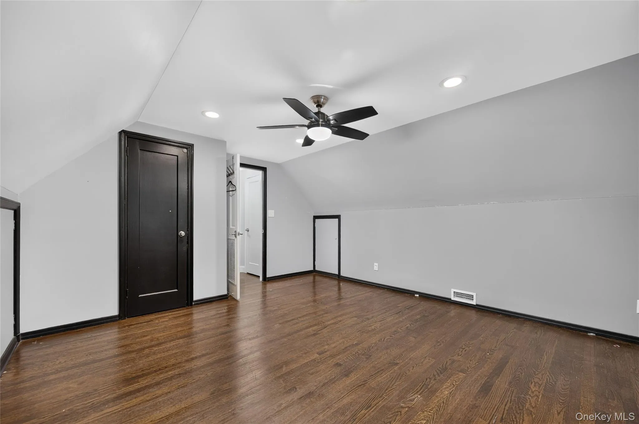 175 Wardwell Road, North Hempstead, NY, 3 Bedrooms Bedrooms, 6 Rooms Rooms,1 BathroomBathrooms,Residential Lease,For Rent,Wardwell,0,1029971 175 Wardwell Road, North Hempstead, NY, 3 Bedrooms Bedrooms, 6 Rooms Rooms,1 BathroomBathrooms,Residential Lease,For Rent,Wardwell,0,1029971