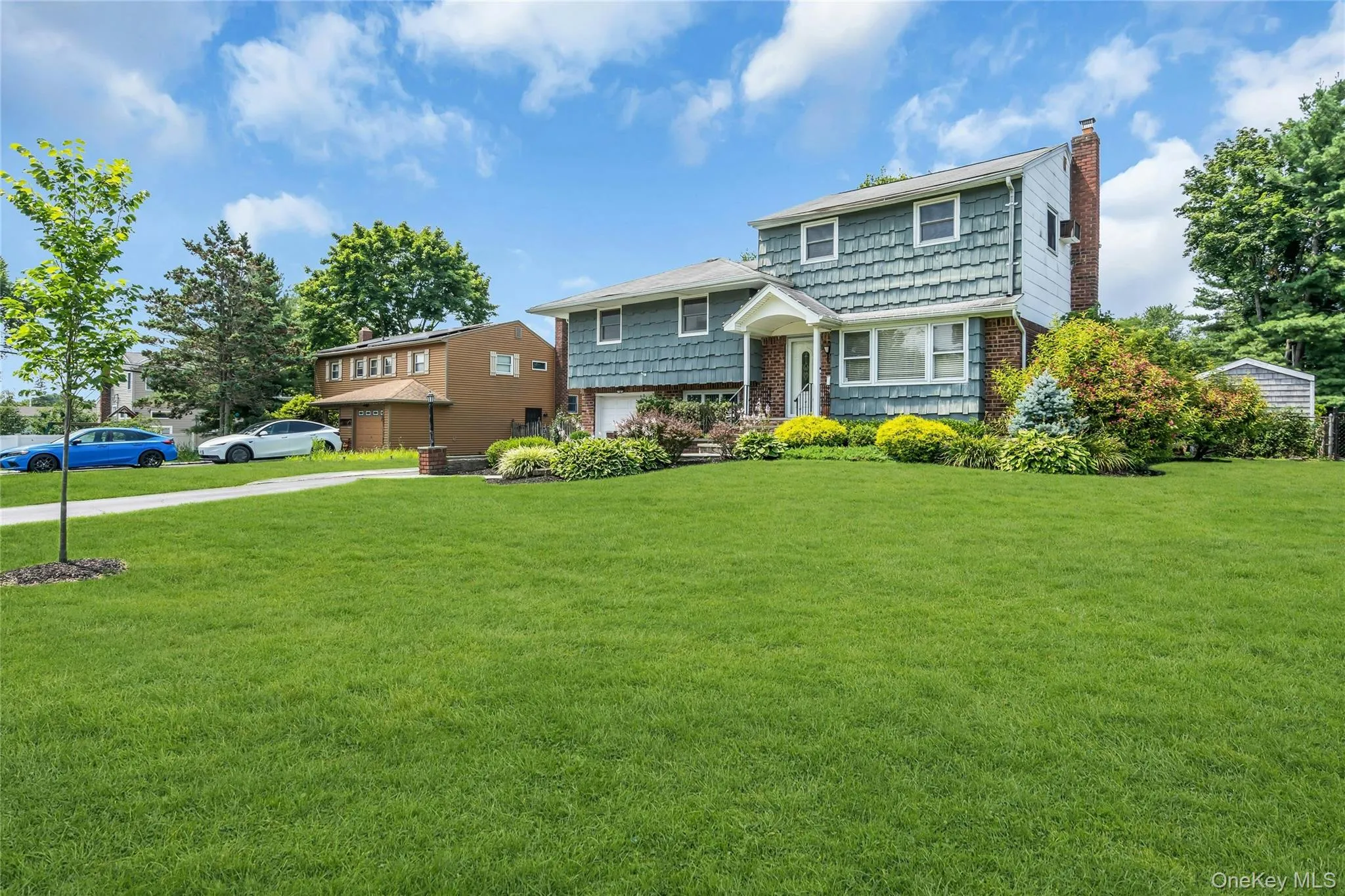 4 Crabapple Lane, Smithtown, NY, 5 Bedrooms Bedrooms, 9 Rooms Rooms,2 BathroomsBathrooms,Residential,For Rent,Crabapple,0,1029972 4 Crabapple Lane, Smithtown, NY, 5 Bedrooms Bedrooms, 9 Rooms Rooms,2 BathroomsBathrooms,Residential,For Rent,Crabapple,0,1029972