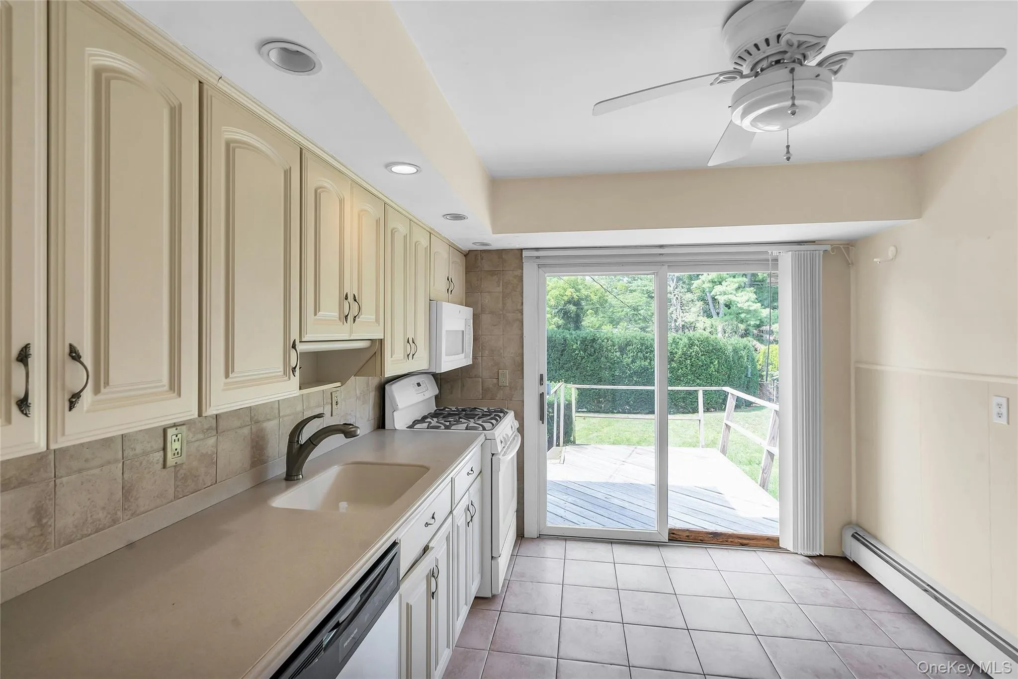4 Crabapple Lane, Smithtown, NY, 5 Bedrooms Bedrooms, 9 Rooms Rooms,2 BathroomsBathrooms,Residential,For Rent,Crabapple,0,1029972 4 Crabapple Lane, Smithtown, NY, 5 Bedrooms Bedrooms, 9 Rooms Rooms,2 BathroomsBathrooms,Residential,For Rent,Crabapple,0,1029972