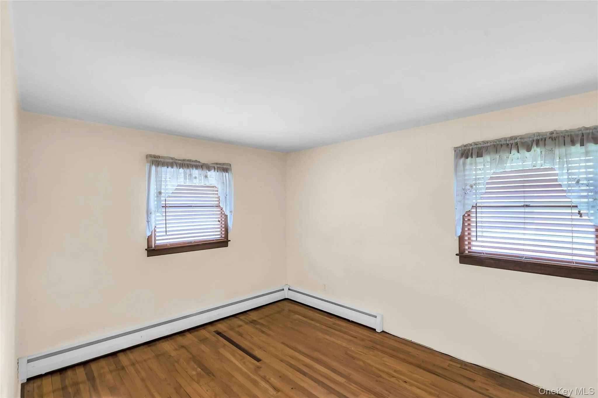 4 Crabapple Lane, Smithtown, NY, 5 Bedrooms Bedrooms, 9 Rooms Rooms,2 BathroomsBathrooms,Residential,For Rent,Crabapple,0,1029972 4 Crabapple Lane, Smithtown, NY, 5 Bedrooms Bedrooms, 9 Rooms Rooms,2 BathroomsBathrooms,Residential,For Rent,Crabapple,0,1029972
