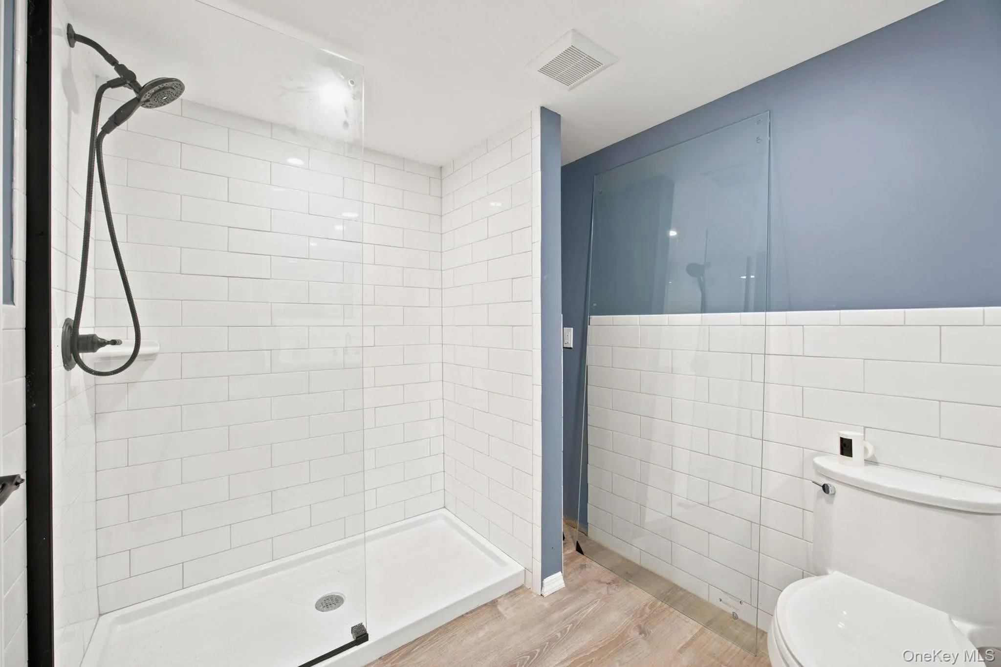 25 Artisan Avenue, Huntington, NY, 5 Bedrooms Bedrooms, 9 Rooms Rooms,3 BathroomsBathrooms,Residential,For Rent,Artisan,0,1029987 25 Artisan Avenue, Huntington, NY, 5 Bedrooms Bedrooms, 9 Rooms Rooms,3 BathroomsBathrooms,Residential,For Rent,Artisan,0,1029987
