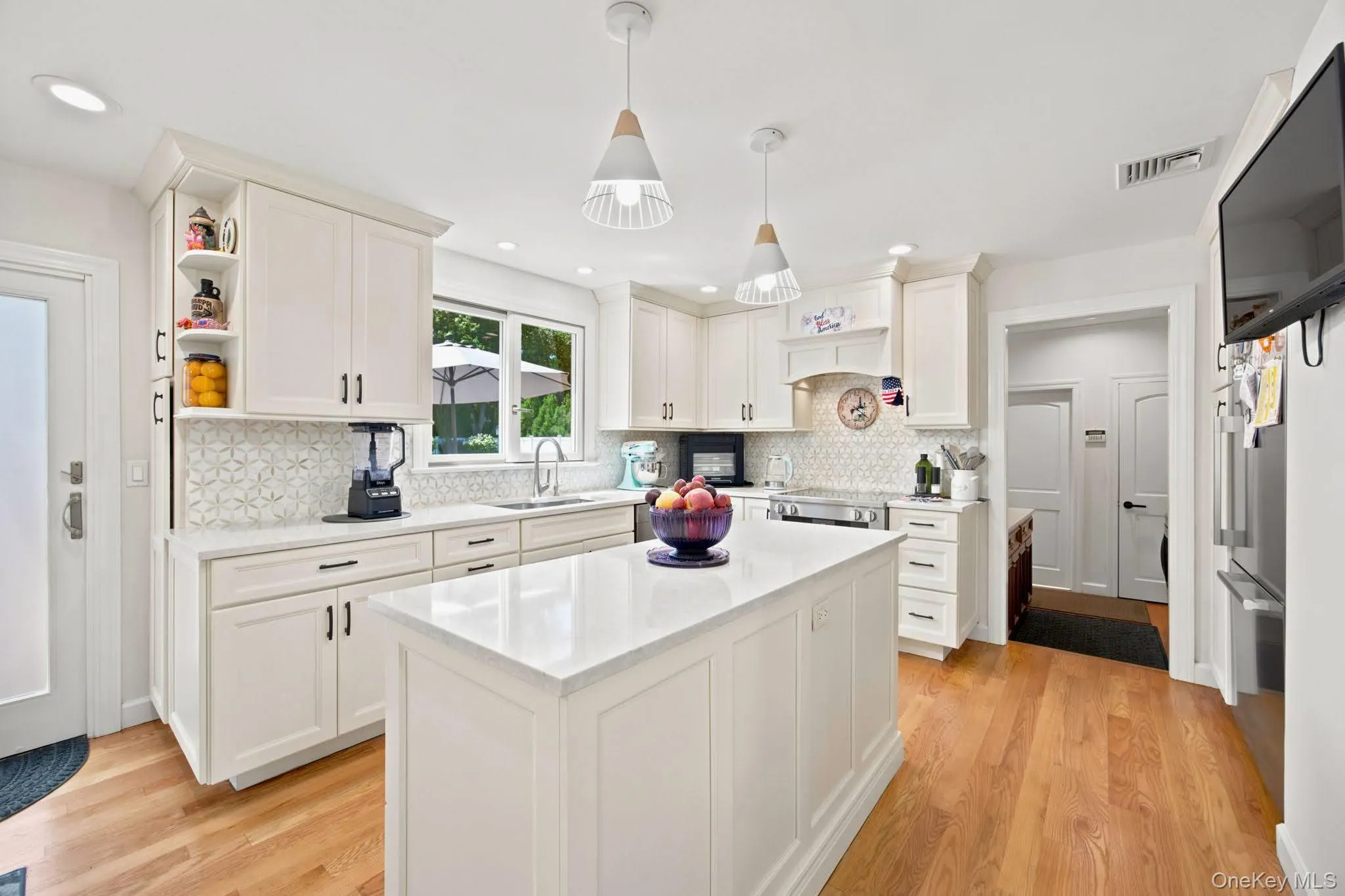 25 Artisan Avenue, Huntington, NY, 5 Bedrooms Bedrooms, 9 Rooms Rooms,3 BathroomsBathrooms,Residential,For Rent,Artisan,0,1029987 25 Artisan Avenue, Huntington, NY, 5 Bedrooms Bedrooms, 9 Rooms Rooms,3 BathroomsBathrooms,Residential,For Rent,Artisan,0,1029987