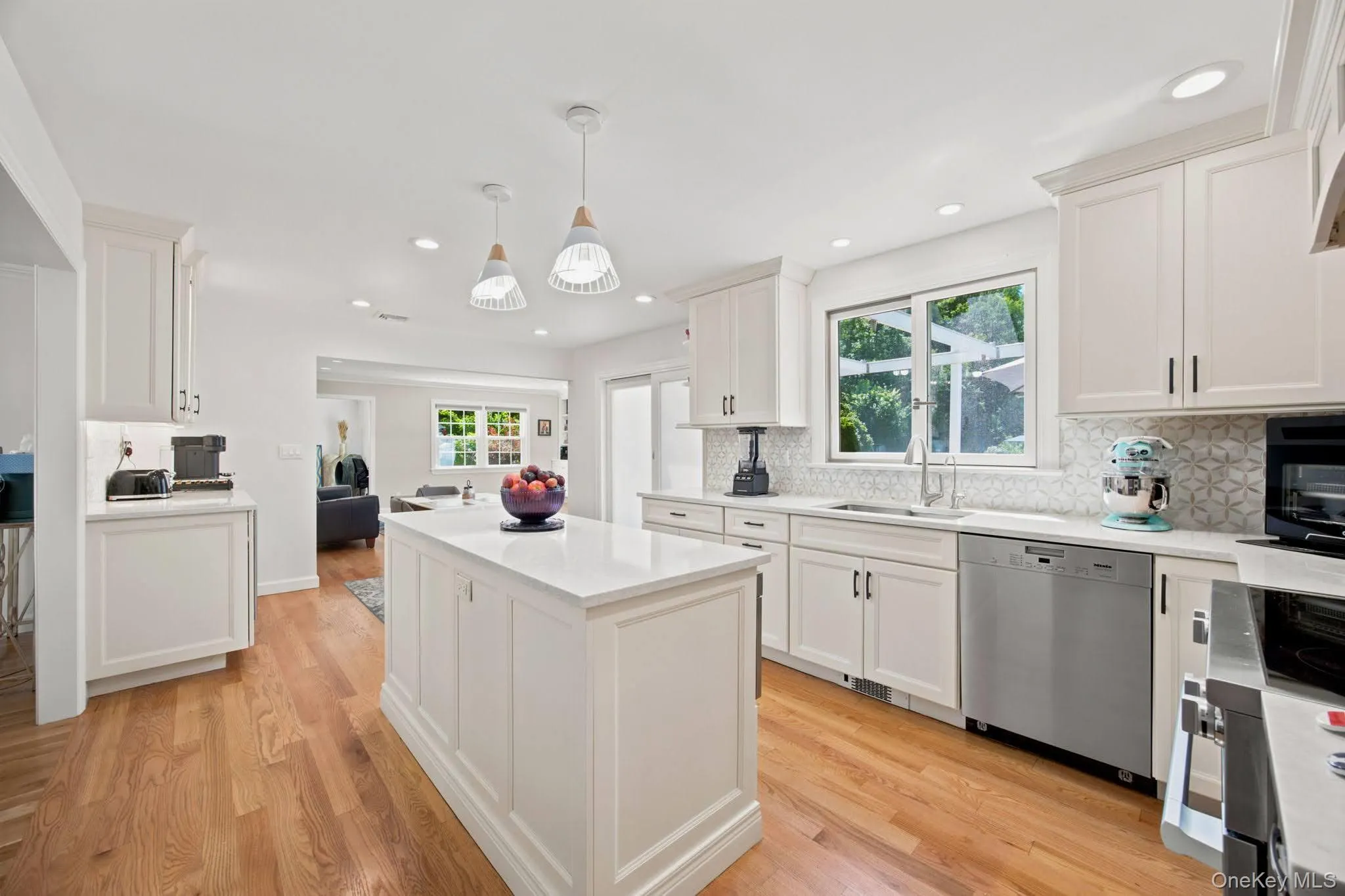 25 Artisan Avenue, Huntington, NY, 5 Bedrooms Bedrooms, 9 Rooms Rooms,3 BathroomsBathrooms,Residential,For Rent,Artisan,0,1029987 25 Artisan Avenue, Huntington, NY, 5 Bedrooms Bedrooms, 9 Rooms Rooms,3 BathroomsBathrooms,Residential,For Rent,Artisan,0,1029987