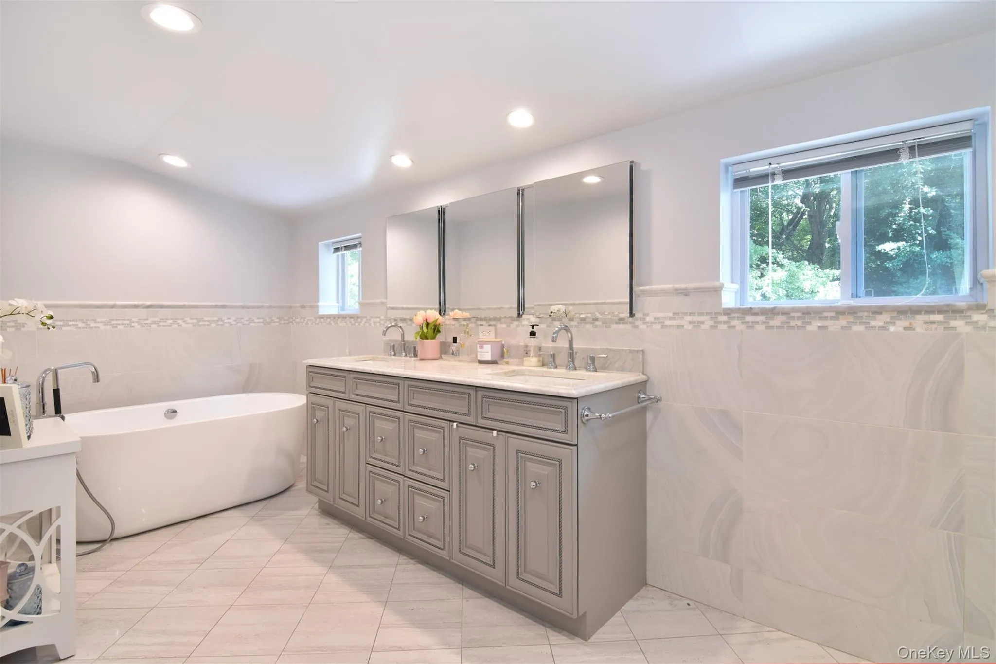 Owners' Bathroom Owners' Bathroom
