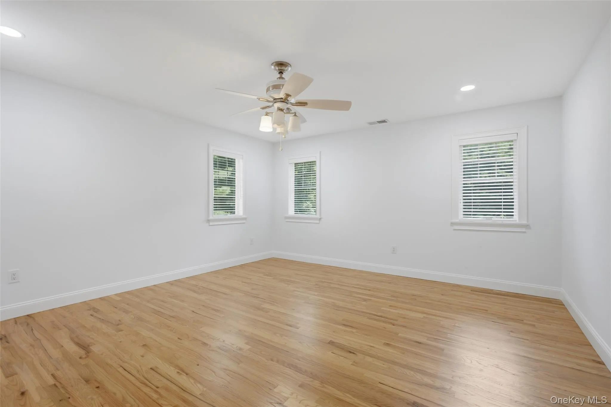 17 Nadworny Lane, Brookhaven, NY, 4 Bedrooms Bedrooms, 8 Rooms Rooms,3 BathroomsBathrooms,Residential,For Rent,Nadworny,0,1029997 17 Nadworny Lane, Brookhaven, NY, 4 Bedrooms Bedrooms, 8 Rooms Rooms,3 BathroomsBathrooms,Residential,For Rent,Nadworny,0,1029997