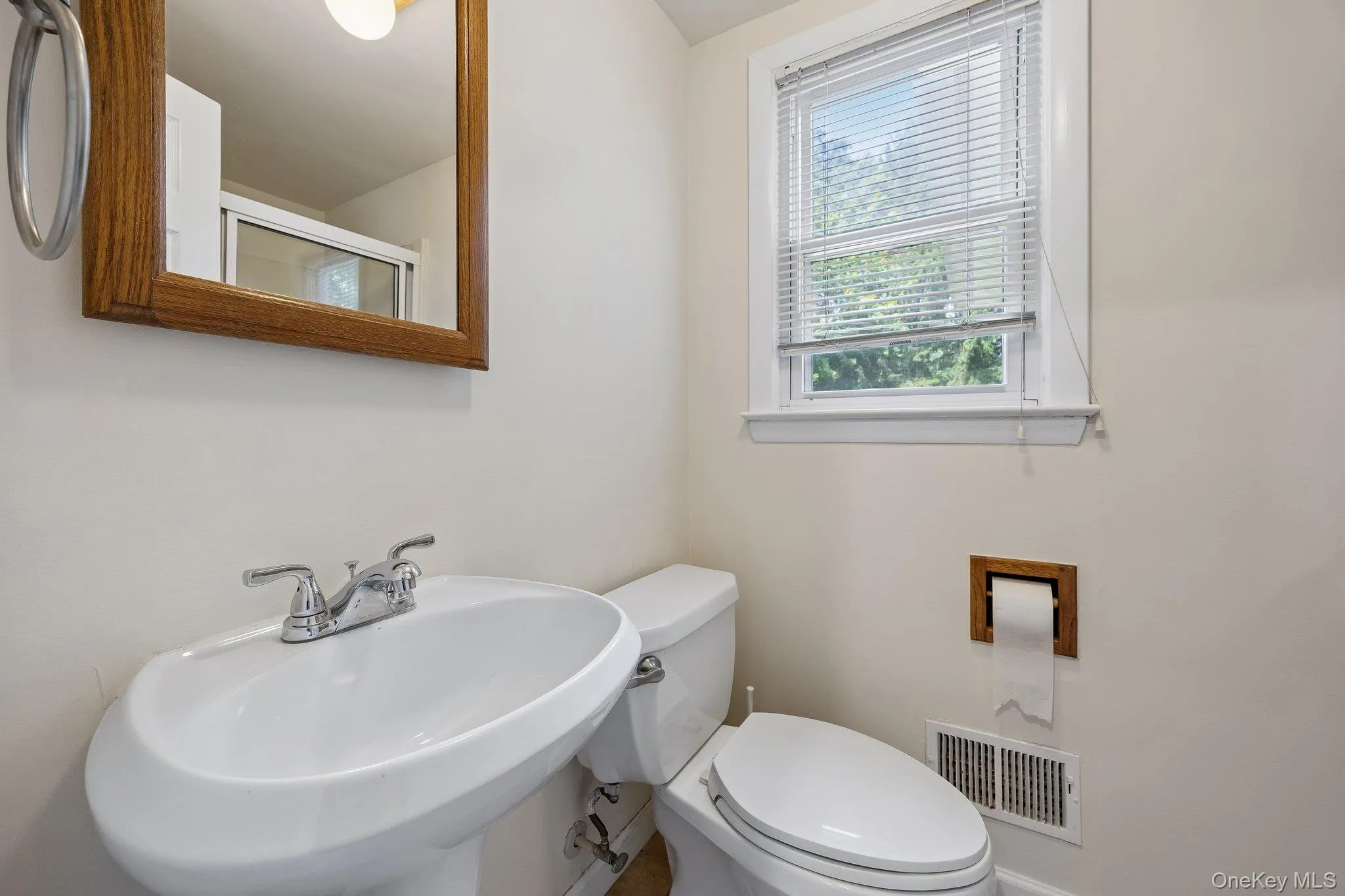 4 Holly Lane, Rye Town, NY, 4 Bedrooms Bedrooms, 11 Rooms Rooms,3 BathroomsBathrooms,Residential,For Rent,Holly,0,1030000 4 Holly Lane, Rye Town, NY, 4 Bedrooms Bedrooms, 11 Rooms Rooms,3 BathroomsBathrooms,Residential,For Rent,Holly,0,1030000