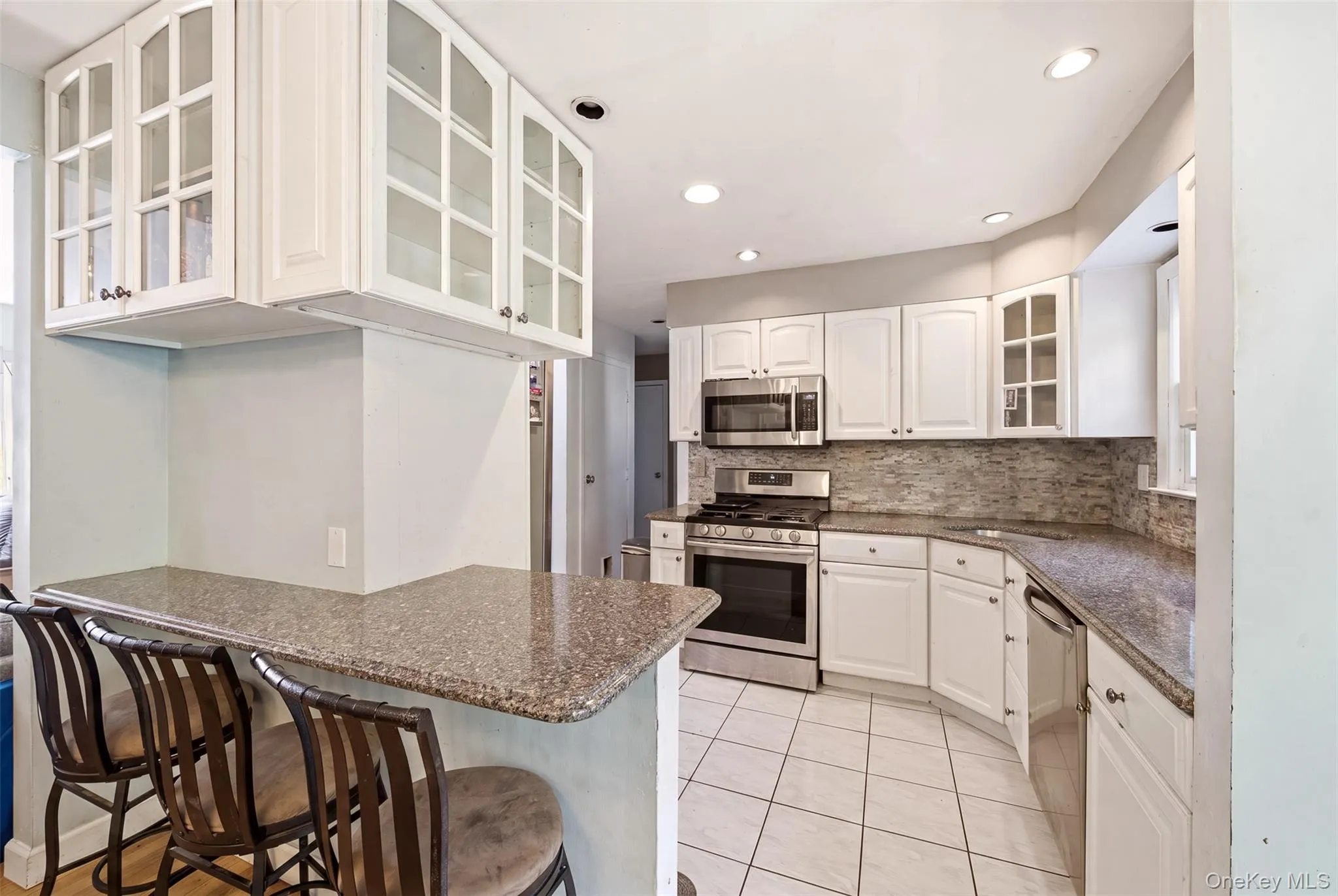 46 Catherine Street, Huntington, NY, 5 Bedrooms Bedrooms, 8 Rooms Rooms,2 BathroomsBathrooms,Residential,For Rent,Catherine,0,1030002 46 Catherine Street, Huntington, NY, 5 Bedrooms Bedrooms, 8 Rooms Rooms,2 BathroomsBathrooms,Residential,For Rent,Catherine,0,1030002