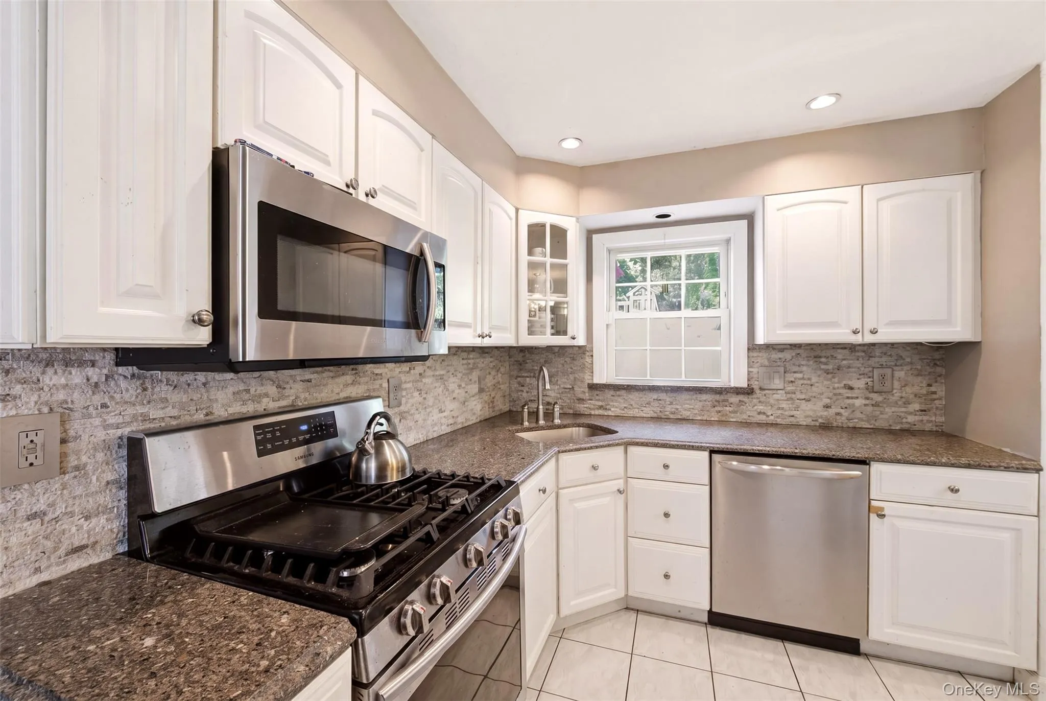 46 Catherine Street, Huntington, NY, 5 Bedrooms Bedrooms, 8 Rooms Rooms,2 BathroomsBathrooms,Residential,For Rent,Catherine,0,1030002 46 Catherine Street, Huntington, NY, 5 Bedrooms Bedrooms, 8 Rooms Rooms,2 BathroomsBathrooms,Residential,For Rent,Catherine,0,1030002