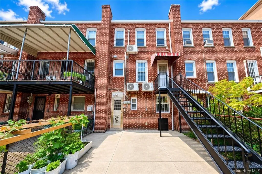 2007 28th Street, New York, NY, 5 Bedrooms Bedrooms, 9 Rooms Rooms,2 BathroomsBathrooms,Residential,For Rent,28th,0,1030004 2007 28th Street, New York, NY, 5 Bedrooms Bedrooms, 9 Rooms Rooms,2 BathroomsBathrooms,Residential,For Rent,28th,0,1030004