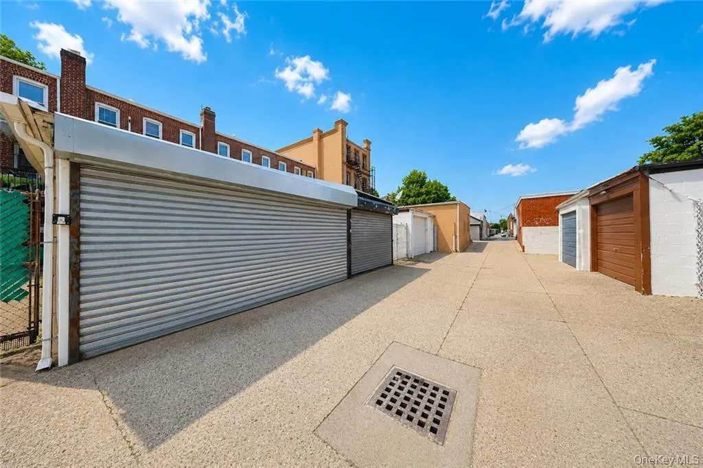 2007 28th Street, New York, NY, 5 Bedrooms Bedrooms, 9 Rooms Rooms,2 BathroomsBathrooms,Residential,For Rent,28th,0,1030004 2007 28th Street, New York, NY, 5 Bedrooms Bedrooms, 9 Rooms Rooms,2 BathroomsBathrooms,Residential,For Rent,28th,0,1030004