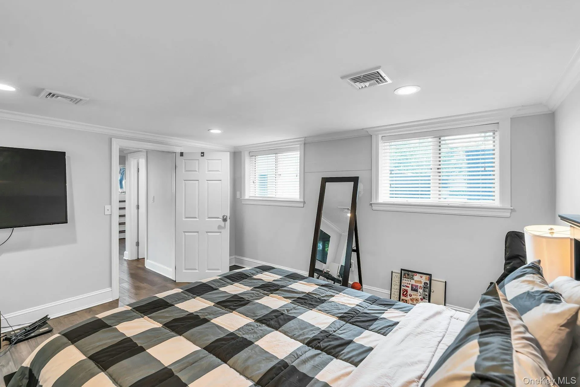 20 Hunter Place, Smithtown, NY, 4 Bedrooms Bedrooms, 10 Rooms Rooms,2 BathroomsBathrooms,Residential,For Rent,Hunter,0,1030021 20 Hunter Place, Smithtown, NY, 4 Bedrooms Bedrooms, 10 Rooms Rooms,2 BathroomsBathrooms,Residential,For Rent,Hunter,0,1030021