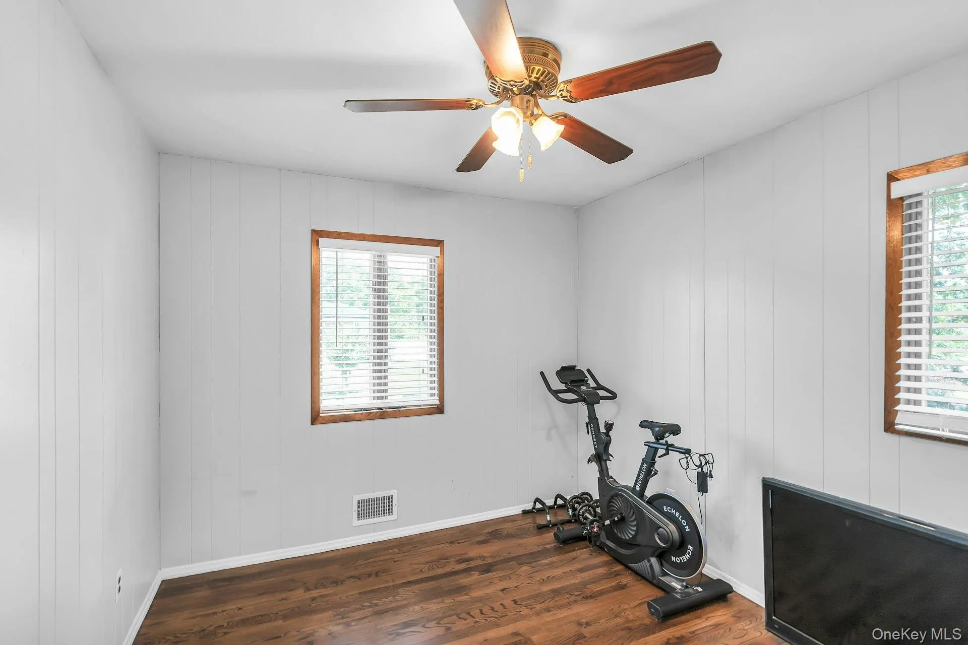 20 Hunter Place, Smithtown, NY, 4 Bedrooms Bedrooms, 10 Rooms Rooms,2 BathroomsBathrooms,Residential,For Rent,Hunter,0,1030021 20 Hunter Place, Smithtown, NY, 4 Bedrooms Bedrooms, 10 Rooms Rooms,2 BathroomsBathrooms,Residential,For Rent,Hunter,0,1030021