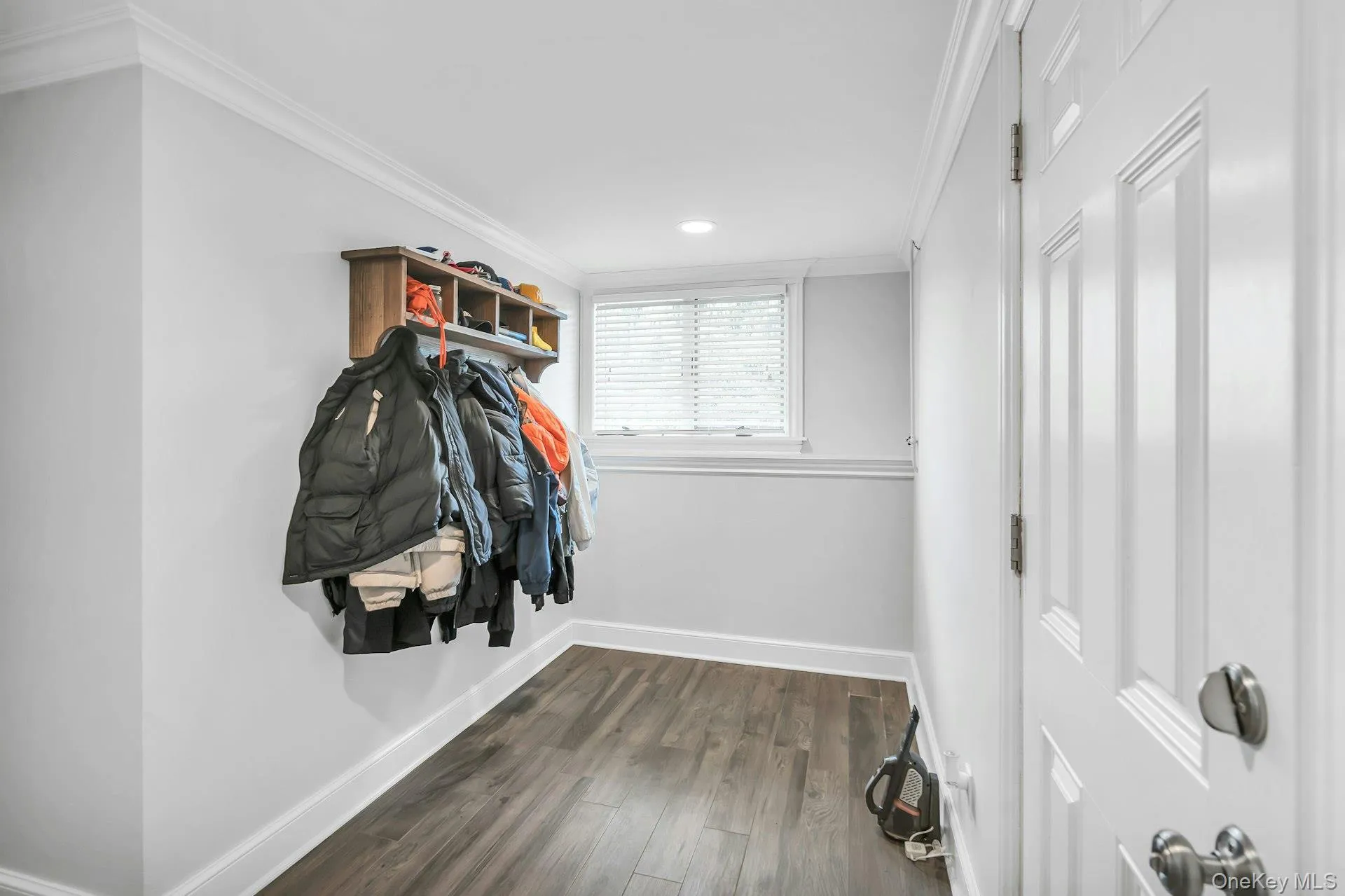 20 Hunter Place, Smithtown, NY, 4 Bedrooms Bedrooms, 10 Rooms Rooms,2 BathroomsBathrooms,Residential,For Rent,Hunter,0,1030021 20 Hunter Place, Smithtown, NY, 4 Bedrooms Bedrooms, 10 Rooms Rooms,2 BathroomsBathrooms,Residential,For Rent,Hunter,0,1030021
