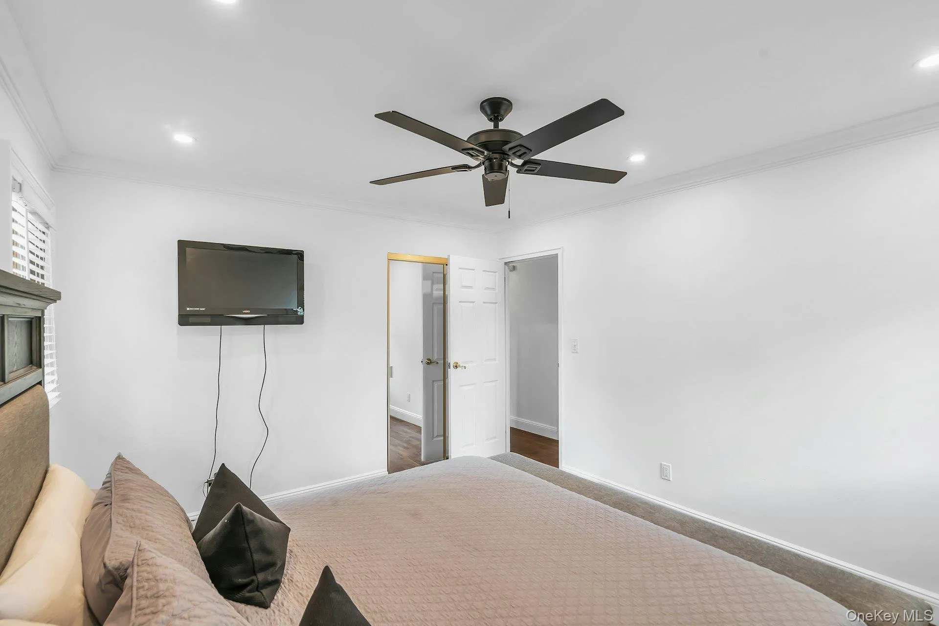 20 Hunter Place, Smithtown, NY, 4 Bedrooms Bedrooms, 10 Rooms Rooms,2 BathroomsBathrooms,Residential,For Rent,Hunter,0,1030021 20 Hunter Place, Smithtown, NY, 4 Bedrooms Bedrooms, 10 Rooms Rooms,2 BathroomsBathrooms,Residential,For Rent,Hunter,0,1030021