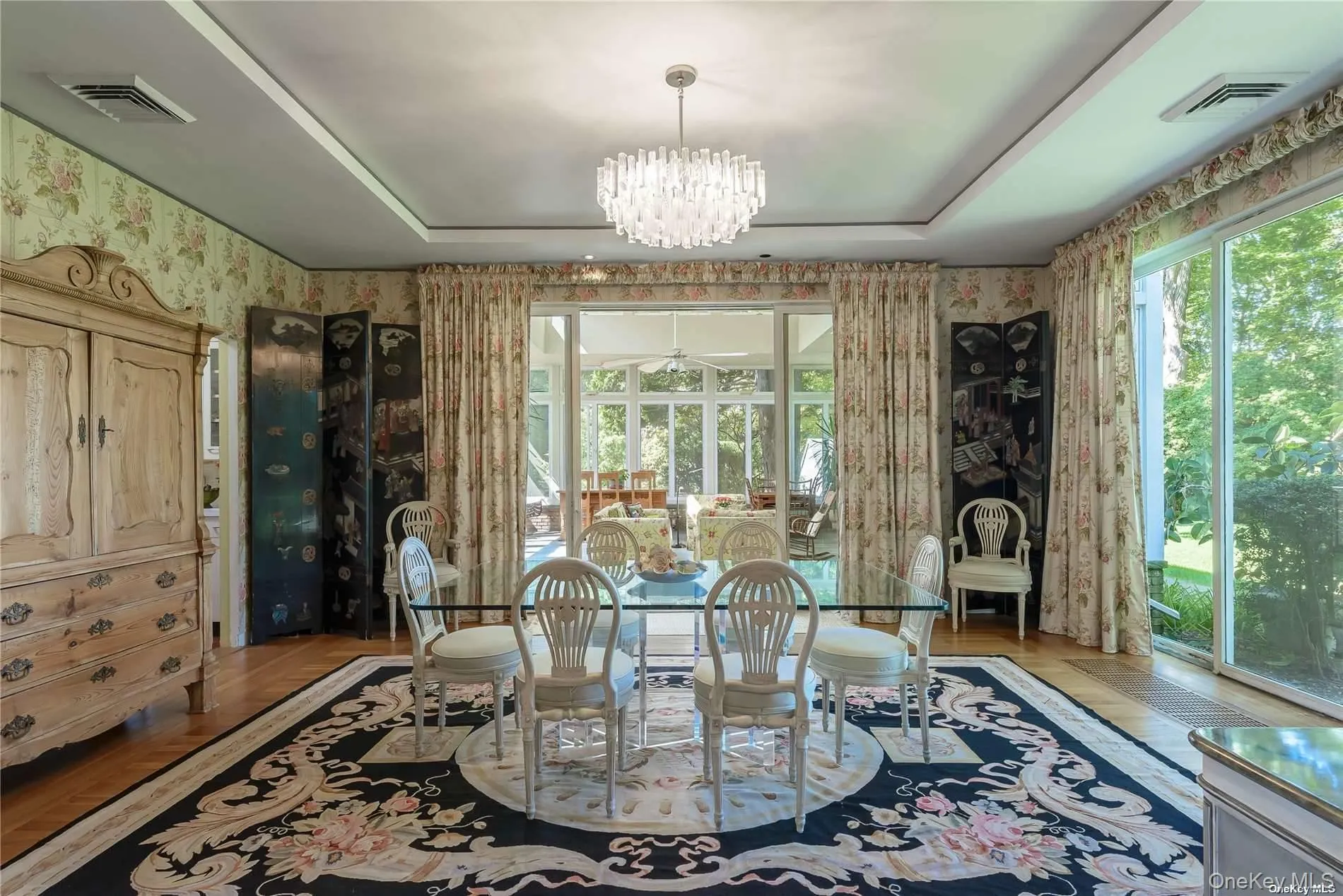 Formal Dining Room Overlooking Patio. Leads to Solarium. Formal Dining Room Overlooking Patio. Leads to Solarium.
