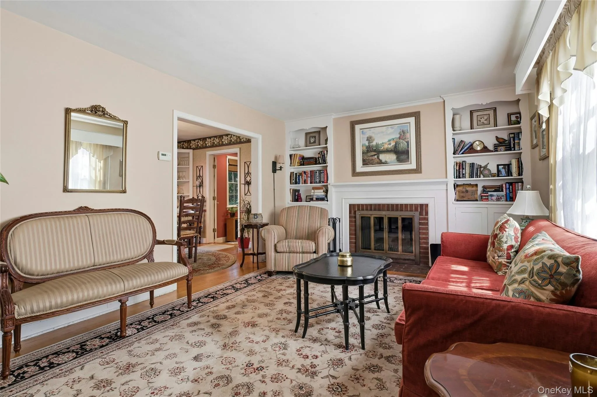 Features wood burning fireplace Features wood burning fireplace
