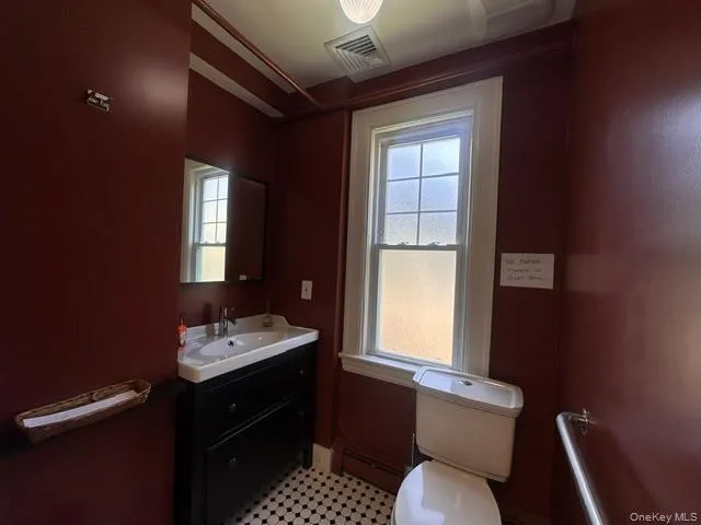 424 New York Avenue, Huntington, NY, ,Commercial Lease,For Rent,New York,0,1030040 424 New York Avenue, Huntington, NY, ,Commercial Lease,For Rent,New York,0,1030040