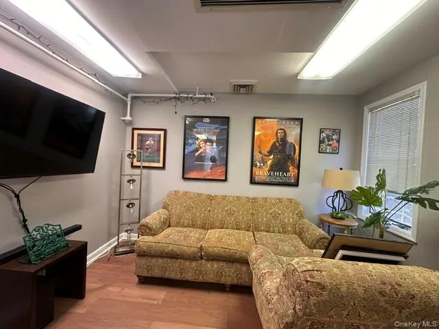 424 New York Avenue, Huntington, NY, ,Commercial Lease,For Rent,New York,0,1030040 424 New York Avenue, Huntington, NY, ,Commercial Lease,For Rent,New York,0,1030040