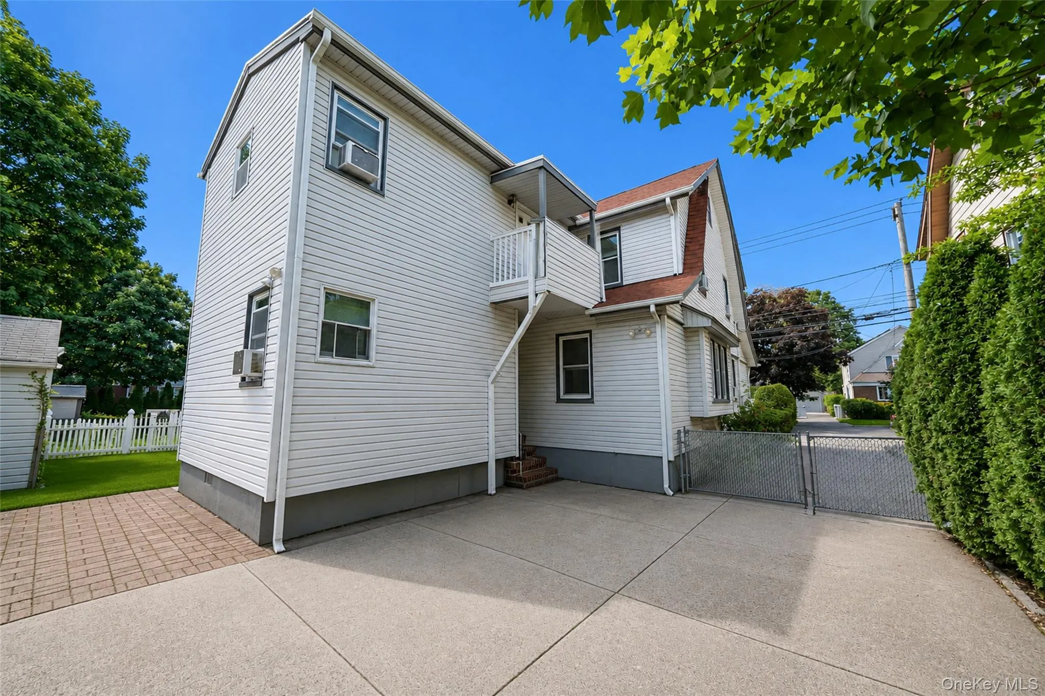 214 Lowell Avenue, Hempstead, NY, 5 Bedrooms Bedrooms, 12 Rooms Rooms,3 BathroomsBathrooms,Residential,For Rent,Lowell,0,1030042 214 Lowell Avenue, Hempstead, NY, 5 Bedrooms Bedrooms, 12 Rooms Rooms,3 BathroomsBathrooms,Residential,For Rent,Lowell,0,1030042