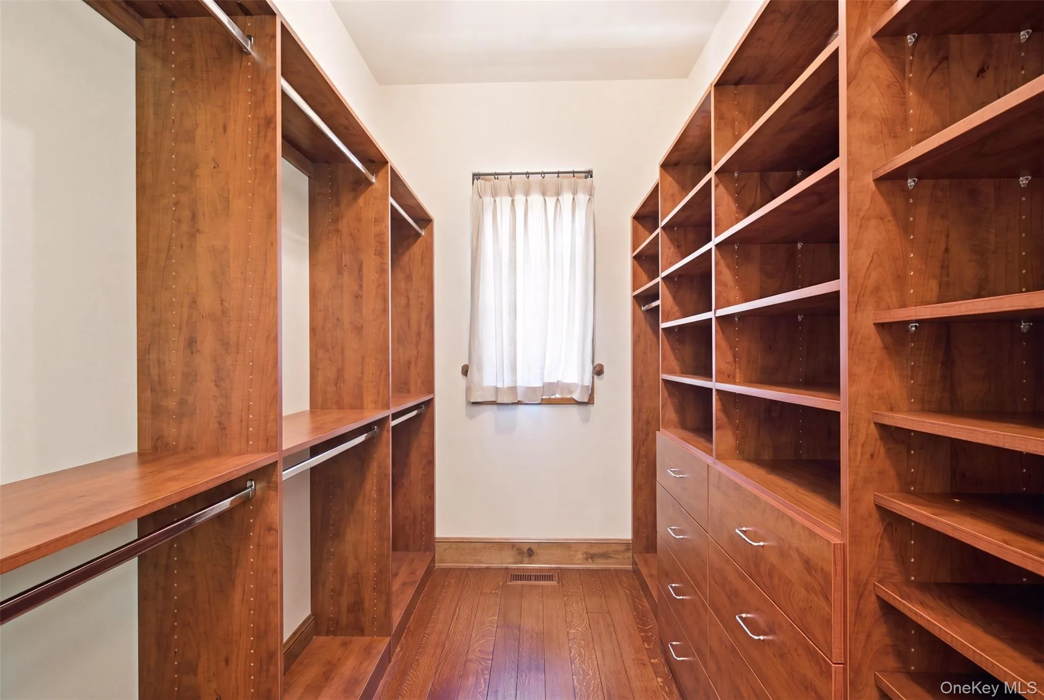 5 Puritan Place, Huntington, NY, 5 Bedrooms Bedrooms, 11 Rooms Rooms,3 BathroomsBathrooms,Residential,For Rent,Puritan,0,1030046 5 Puritan Place, Huntington, NY, 5 Bedrooms Bedrooms, 11 Rooms Rooms,3 BathroomsBathrooms,Residential,For Rent,Puritan,0,1030046