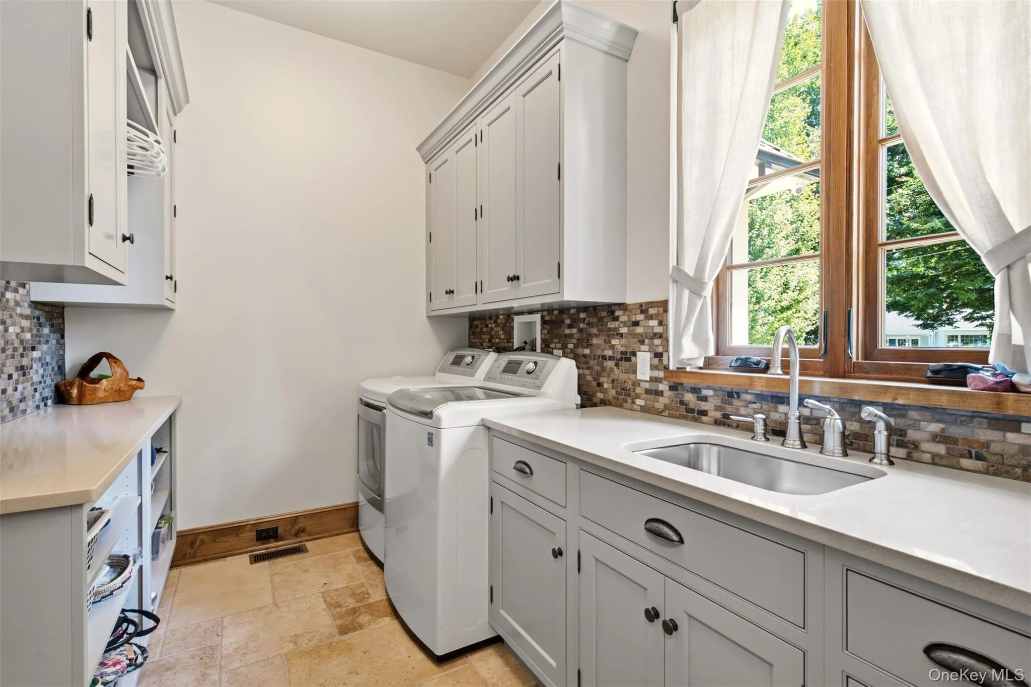5 Puritan Place, Huntington, NY, 5 Bedrooms Bedrooms, 11 Rooms Rooms,3 BathroomsBathrooms,Residential,For Rent,Puritan,0,1030046 5 Puritan Place, Huntington, NY, 5 Bedrooms Bedrooms, 11 Rooms Rooms,3 BathroomsBathrooms,Residential,For Rent,Puritan,0,1030046