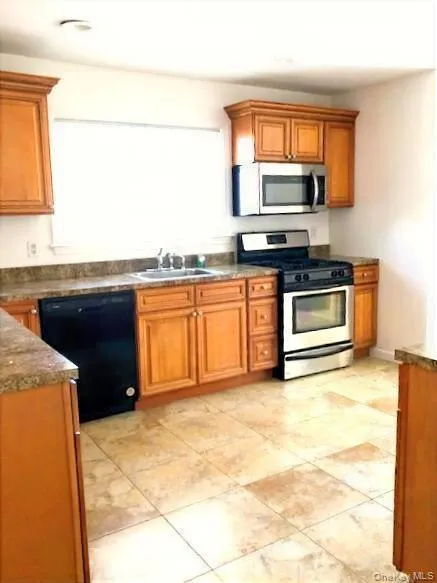 20 Carle Road, North Hempstead, NY, 3 Bedrooms Bedrooms, 5 Rooms Rooms,1 BathroomBathrooms,Residential Lease,For Rent,Carle,0,1030051 20 Carle Road, North Hempstead, NY, 3 Bedrooms Bedrooms, 5 Rooms Rooms,1 BathroomBathrooms,Residential Lease,For Rent,Carle,0,1030051