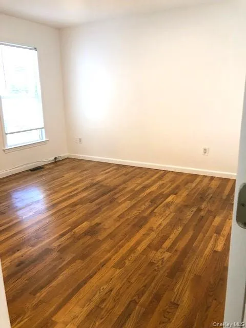 20 Carle Road, North Hempstead, NY, 3 Bedrooms Bedrooms, 5 Rooms Rooms,1 BathroomBathrooms,Residential Lease,For Rent,Carle,0,1030051 20 Carle Road, North Hempstead, NY, 3 Bedrooms Bedrooms, 5 Rooms Rooms,1 BathroomBathrooms,Residential Lease,For Rent,Carle,0,1030051