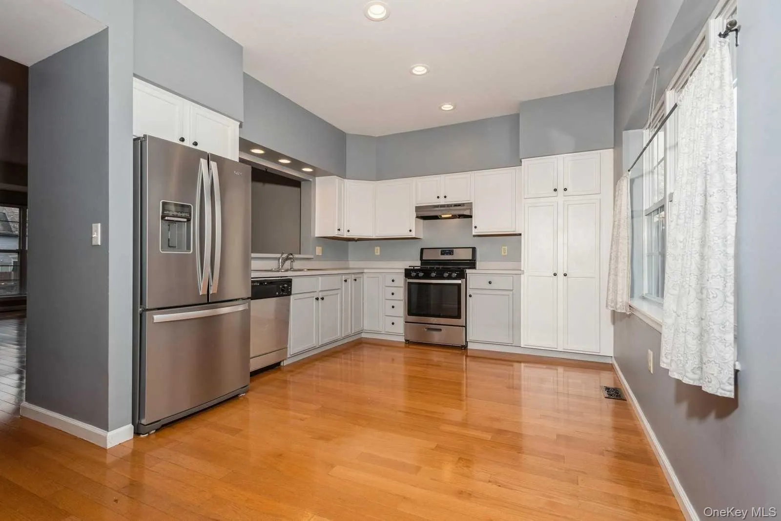 52 Schenck Avenue, Beacon, NY, 3 Bedrooms Bedrooms, 8 Rooms Rooms,1 BathroomBathrooms,Residential Lease,For Rent,Schenck,0,1030054 52 Schenck Avenue, Beacon, NY, 3 Bedrooms Bedrooms, 8 Rooms Rooms,1 BathroomBathrooms,Residential Lease,For Rent,Schenck,0,1030054