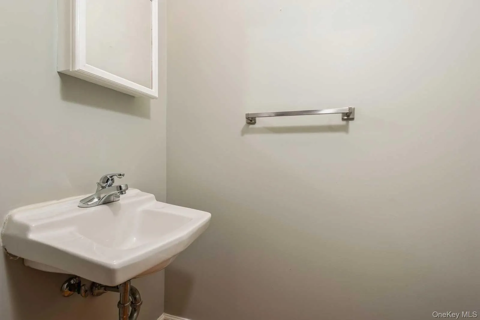 52 Schenck Avenue, Beacon, NY, 3 Bedrooms Bedrooms, 8 Rooms Rooms,1 BathroomBathrooms,Residential Lease,For Rent,Schenck,0,1030054 52 Schenck Avenue, Beacon, NY, 3 Bedrooms Bedrooms, 8 Rooms Rooms,1 BathroomBathrooms,Residential Lease,For Rent,Schenck,0,1030054