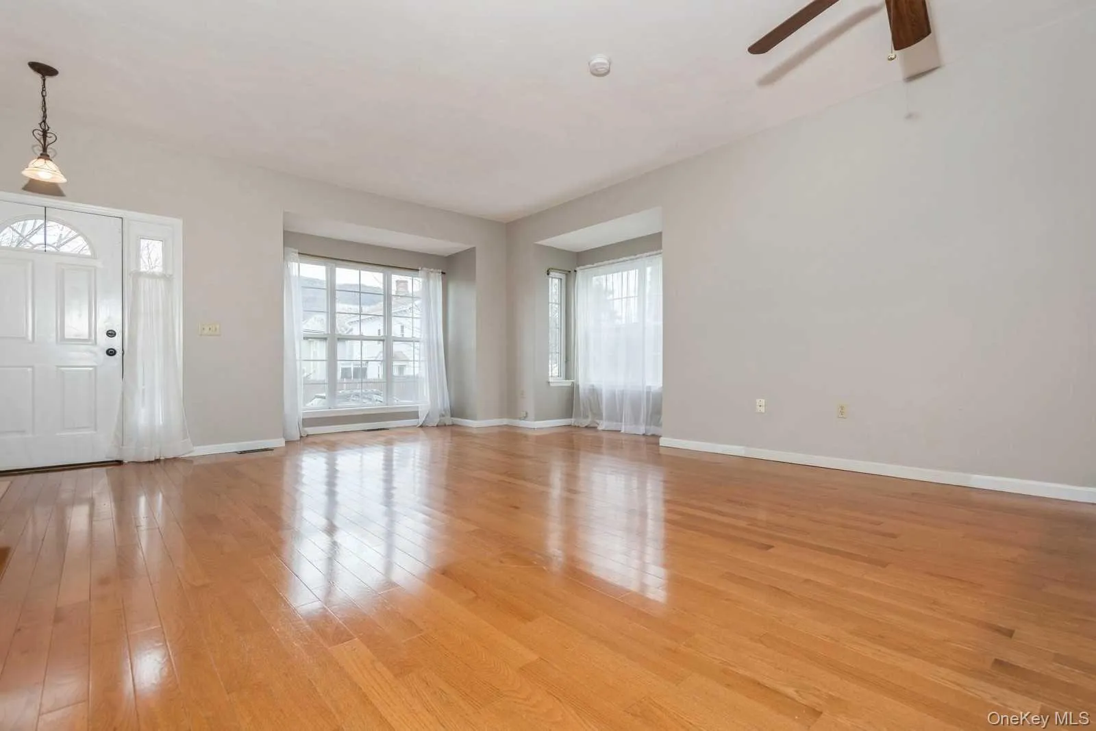 52 Schenck Avenue, Beacon, NY, 3 Bedrooms Bedrooms, 8 Rooms Rooms,1 BathroomBathrooms,Residential Lease,For Rent,Schenck,0,1030054 52 Schenck Avenue, Beacon, NY, 3 Bedrooms Bedrooms, 8 Rooms Rooms,1 BathroomBathrooms,Residential Lease,For Rent,Schenck,0,1030054