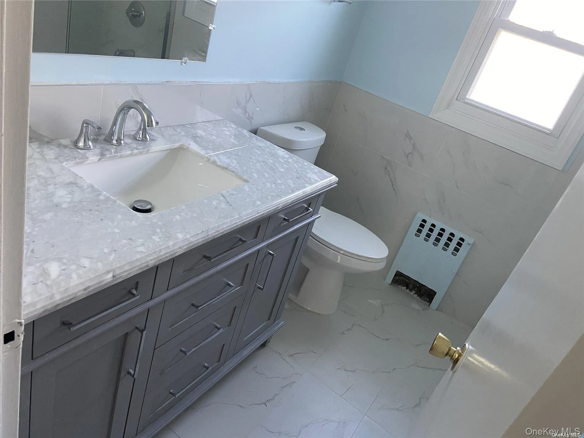 83-08 Langdale Street, New York, NY, 2 Bedrooms Bedrooms, 4 Rooms Rooms,1 BathroomBathrooms,Residential Lease,For Rent,Langdale,0,1030067 83-08 Langdale Street, New York, NY, 2 Bedrooms Bedrooms, 4 Rooms Rooms,1 BathroomBathrooms,Residential Lease,For Rent,Langdale,0,1030067